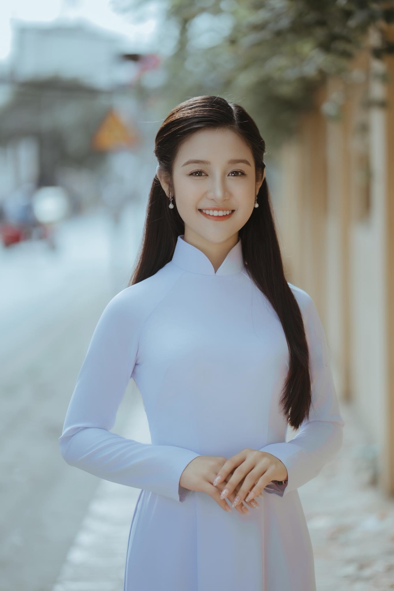 Nhan sắc 'con g&aacute;i m&agrave;n ảnh của L&ecirc; Phương' g&acirc;y sốt - Ảnh 3.