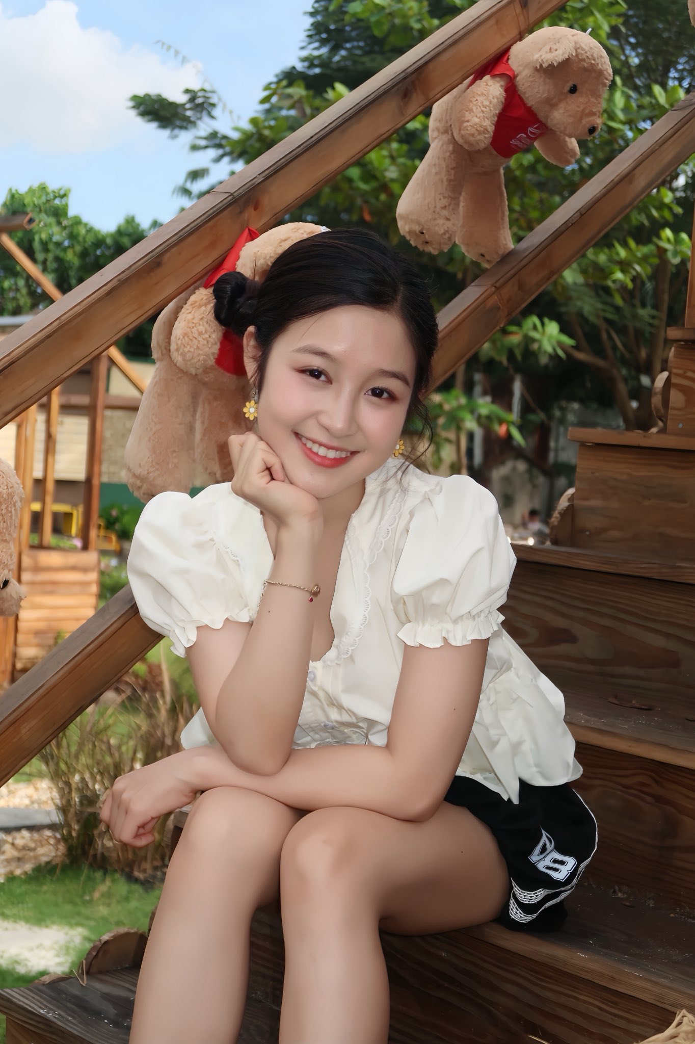 Nhan sắc 'con g&aacute;i m&agrave;n ảnh của L&ecirc; Phương' g&acirc;y sốt - Ảnh 5.