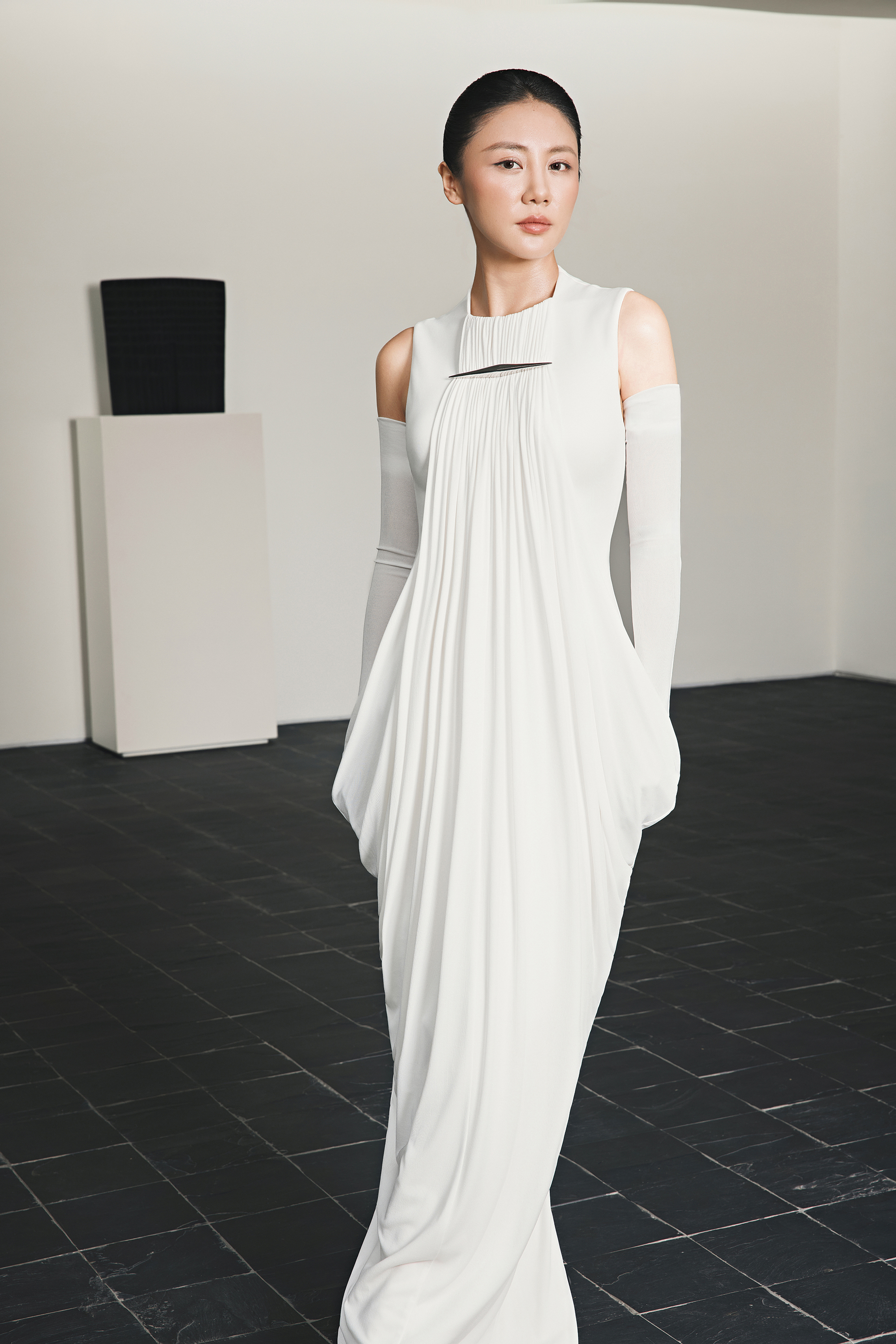 Phong c&aacute;ch thời trang của nữ diễn vi&ecirc;n phim trăm tỉ ở tuổi 32 - Ảnh 6.