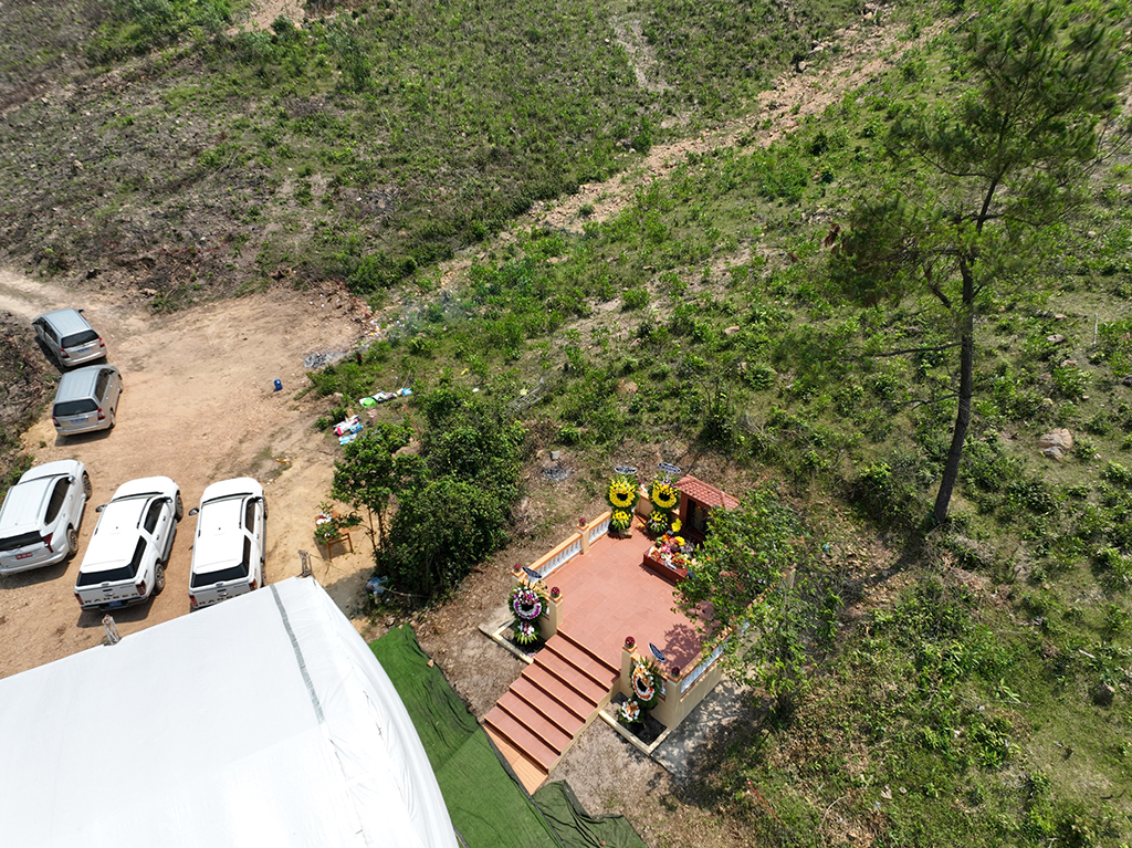 Tìm kiếm quân nhân Mỹ mất tích: Ký ức đau thương dưới chân núi Am - Ảnh 1.