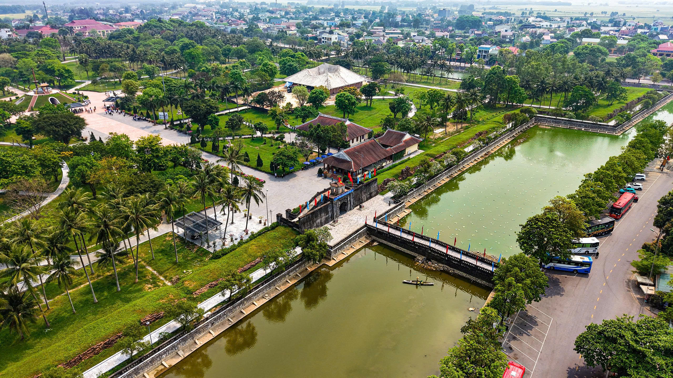 Th&agrave;nh cổ Quảng Trị 'kho&aacute;c &aacute;o mới', chờ Ng&agrave;y hội đạp xe V&igrave; h&ograve;a b&igrave;nh- Ảnh 9.