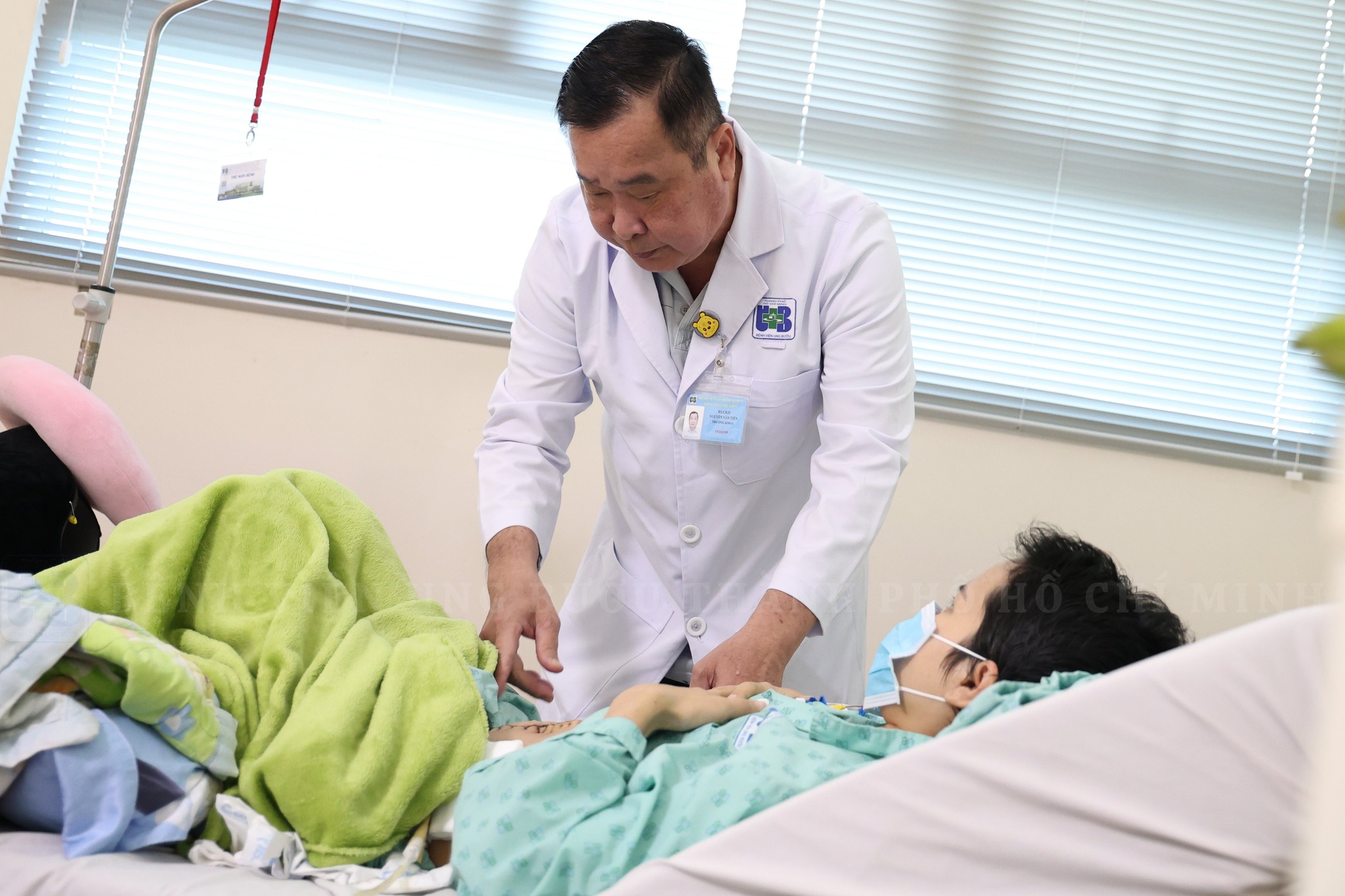 Hai bệnh viện ở TP.HCM phối hợp phẫu thuật ca ung thư cổ tử cung tái phát- Ảnh 1.