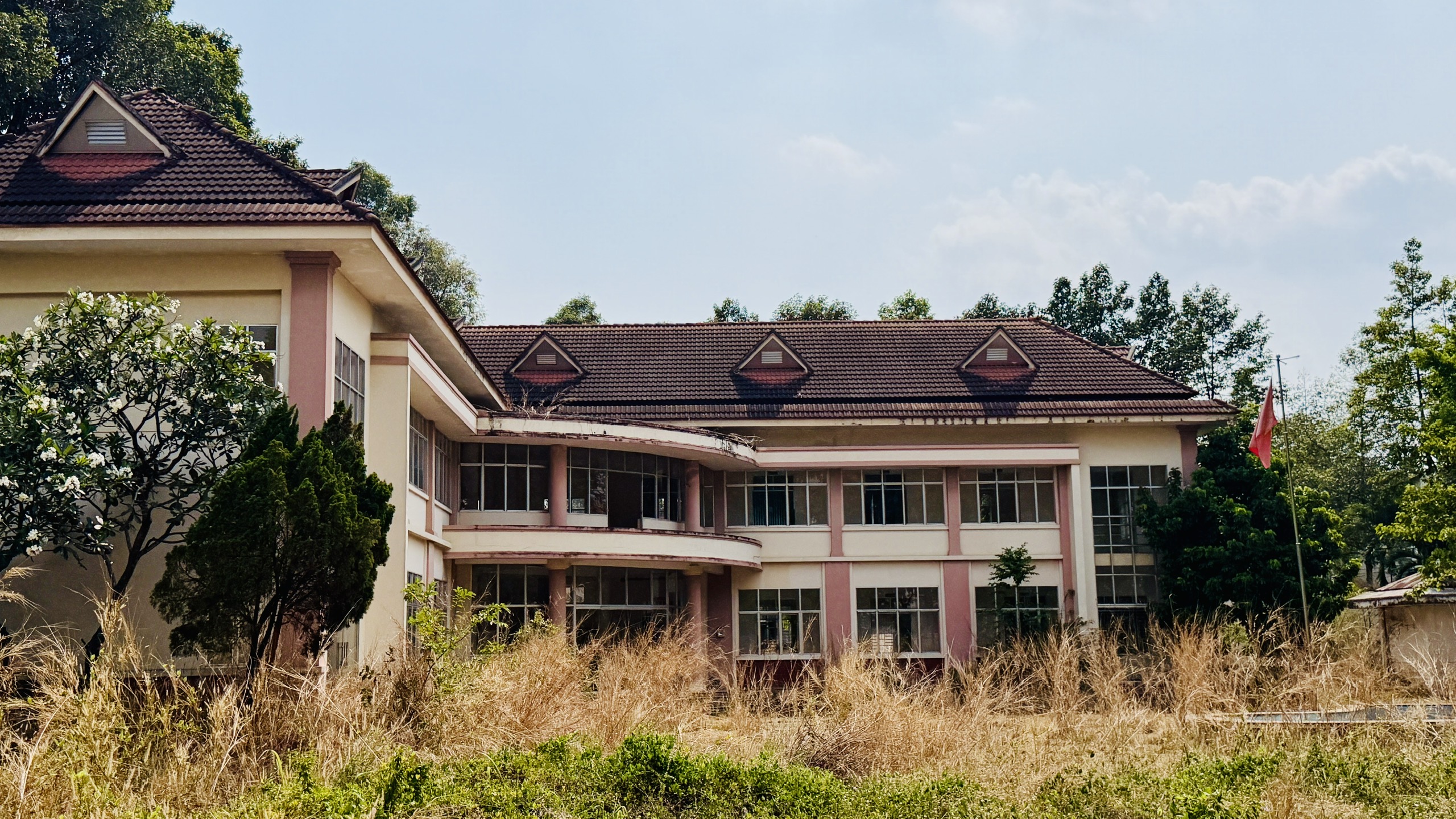  Bàn giao trụ sở cơ quan cũ làm Trường tiểu học Phú Lợi - Ảnh 1.