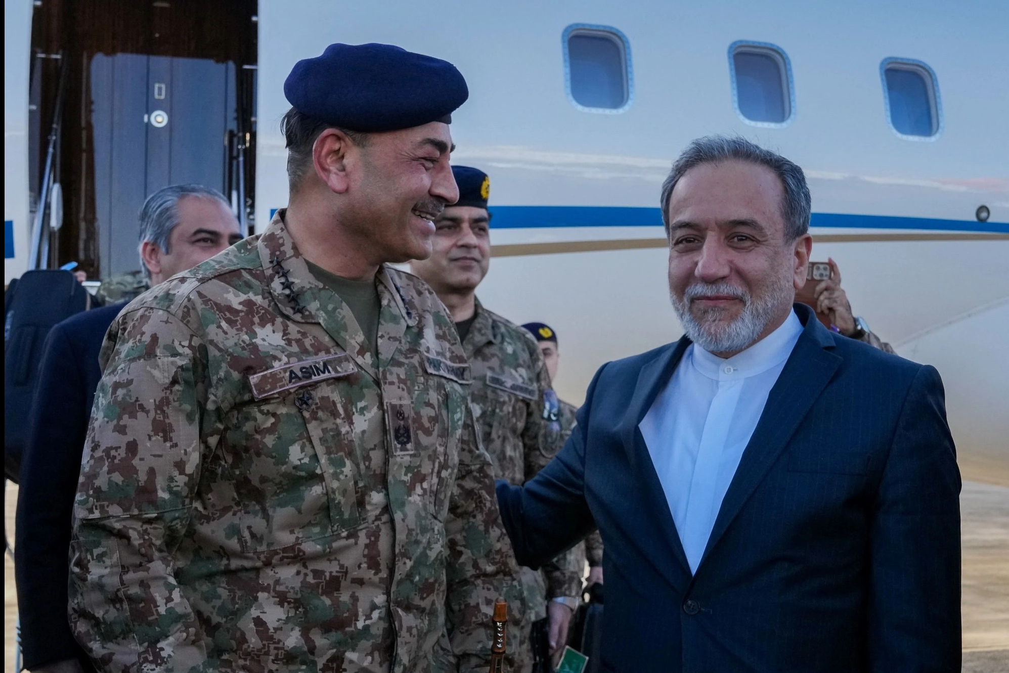 Máy bay F-4, MiG-29 Iran bất ngờ tái xuất - Ảnh 1.