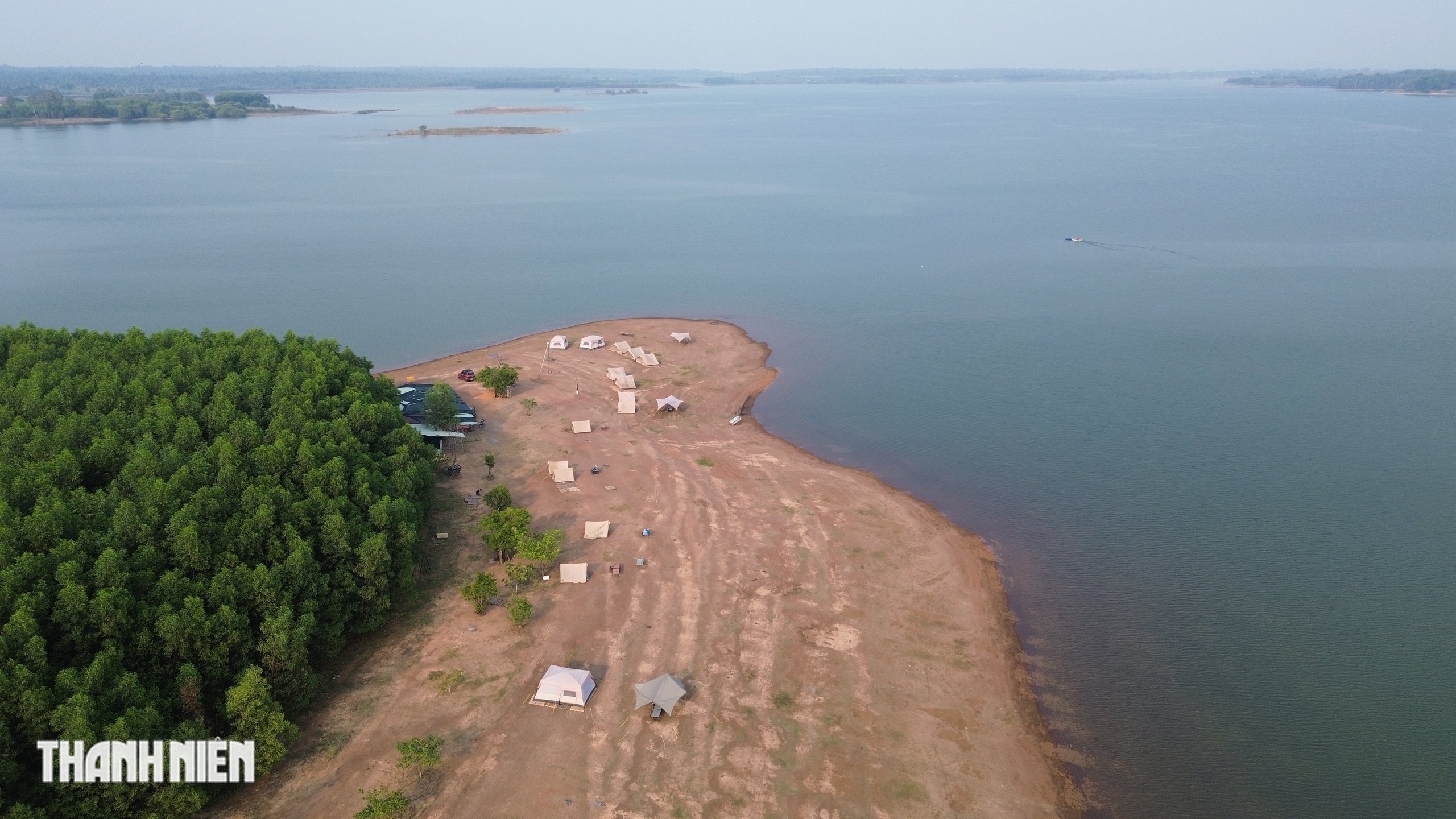  Hồ Trị An đang mùa đẹp nhất trong năm- Ảnh 1.