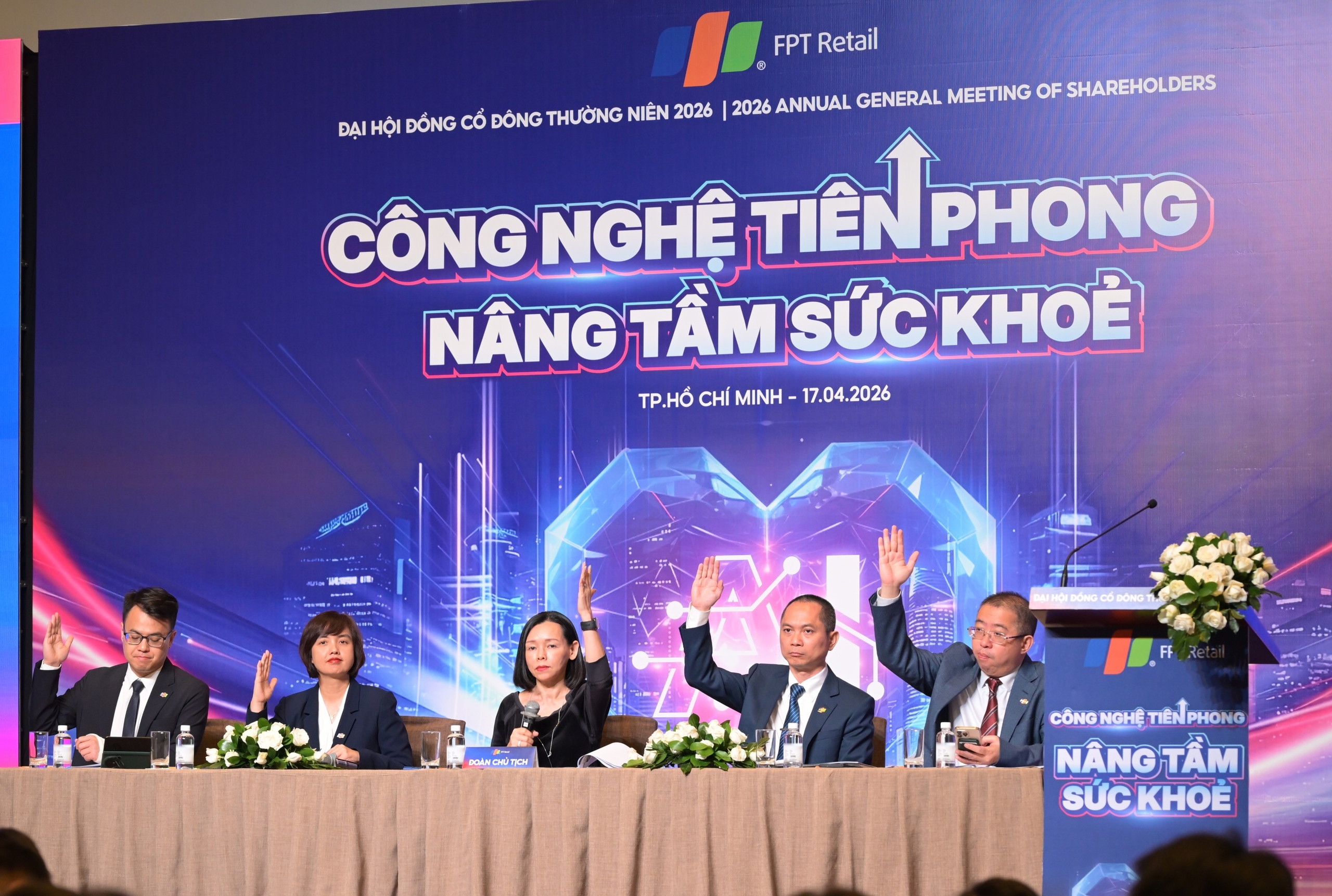 FPT Long Châu: Mở rộng 450 điểm, đưa hơn 30 thuốc thế hệ mới về Việt Nam - Ảnh 1.