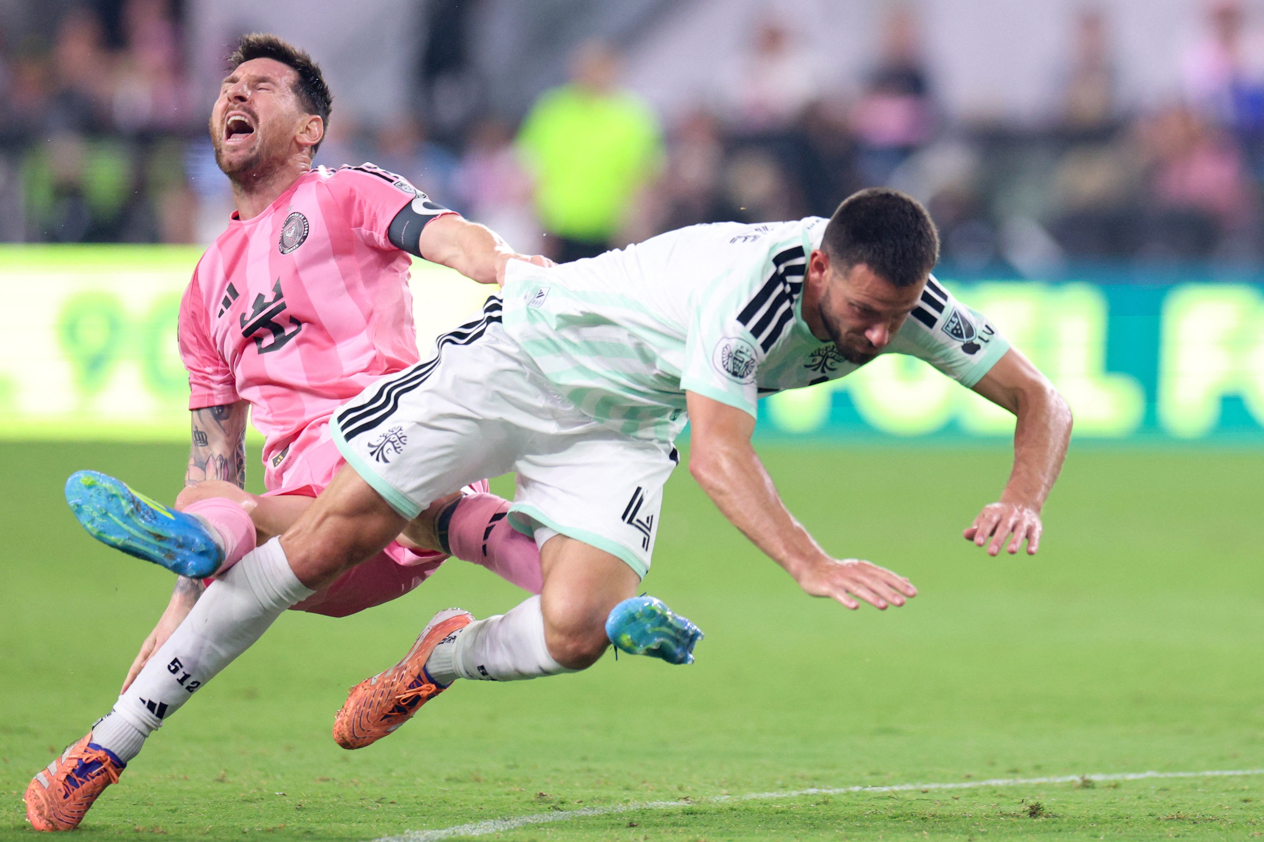 Messi vướng kiện tụng tại Mỹ, mua thêm CLB ở Tây Ban Nha  - Ảnh 1.