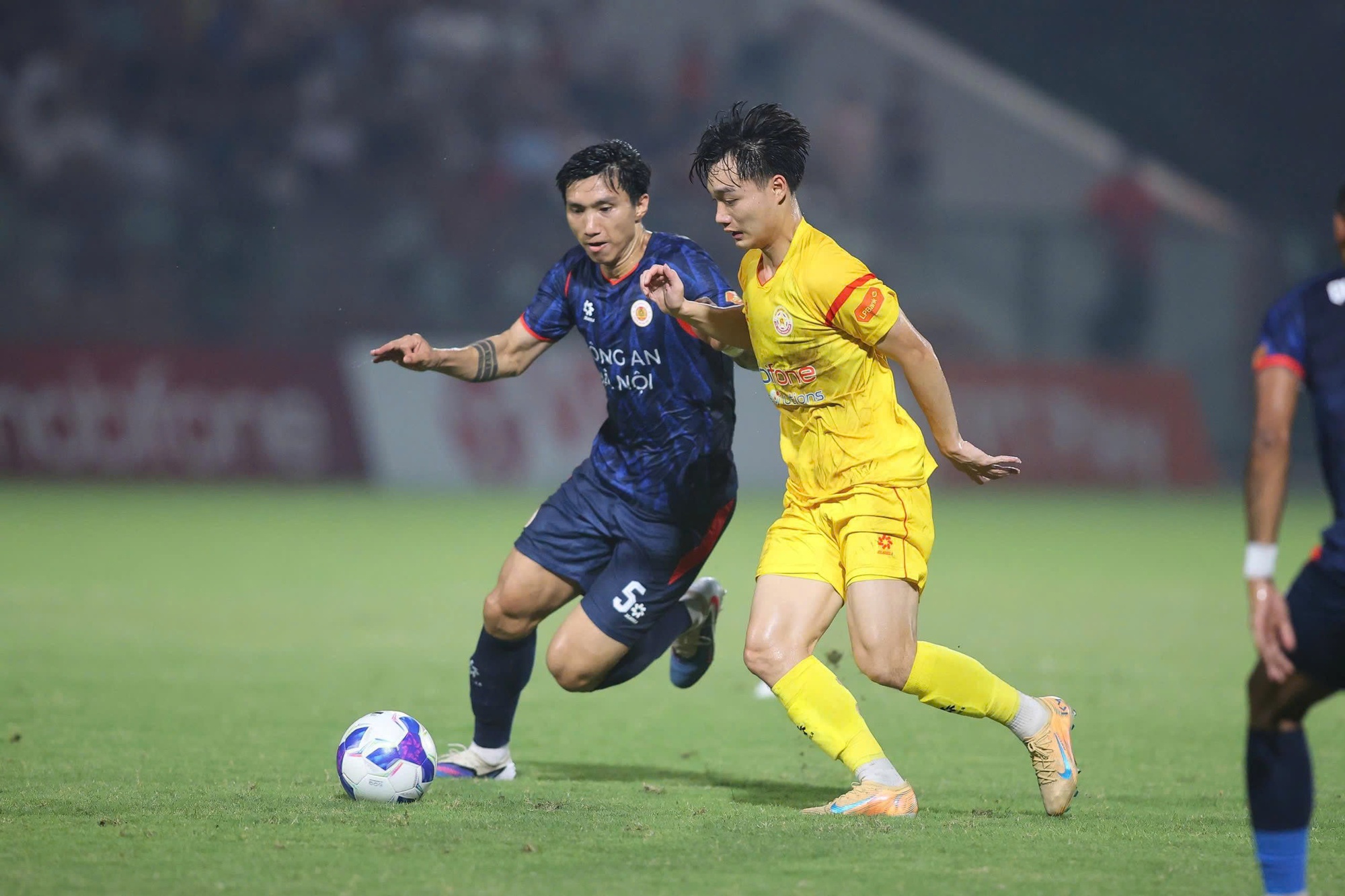 Lịch thi đấu V-League rất n&oacute;ng h&ocirc;m nay: Ninh B&igrave;nh ra mắt &lsquo;tướng&rsquo; H&agrave;n, PVF-CAND nhọc nhằn săn điểm- Ảnh 1.