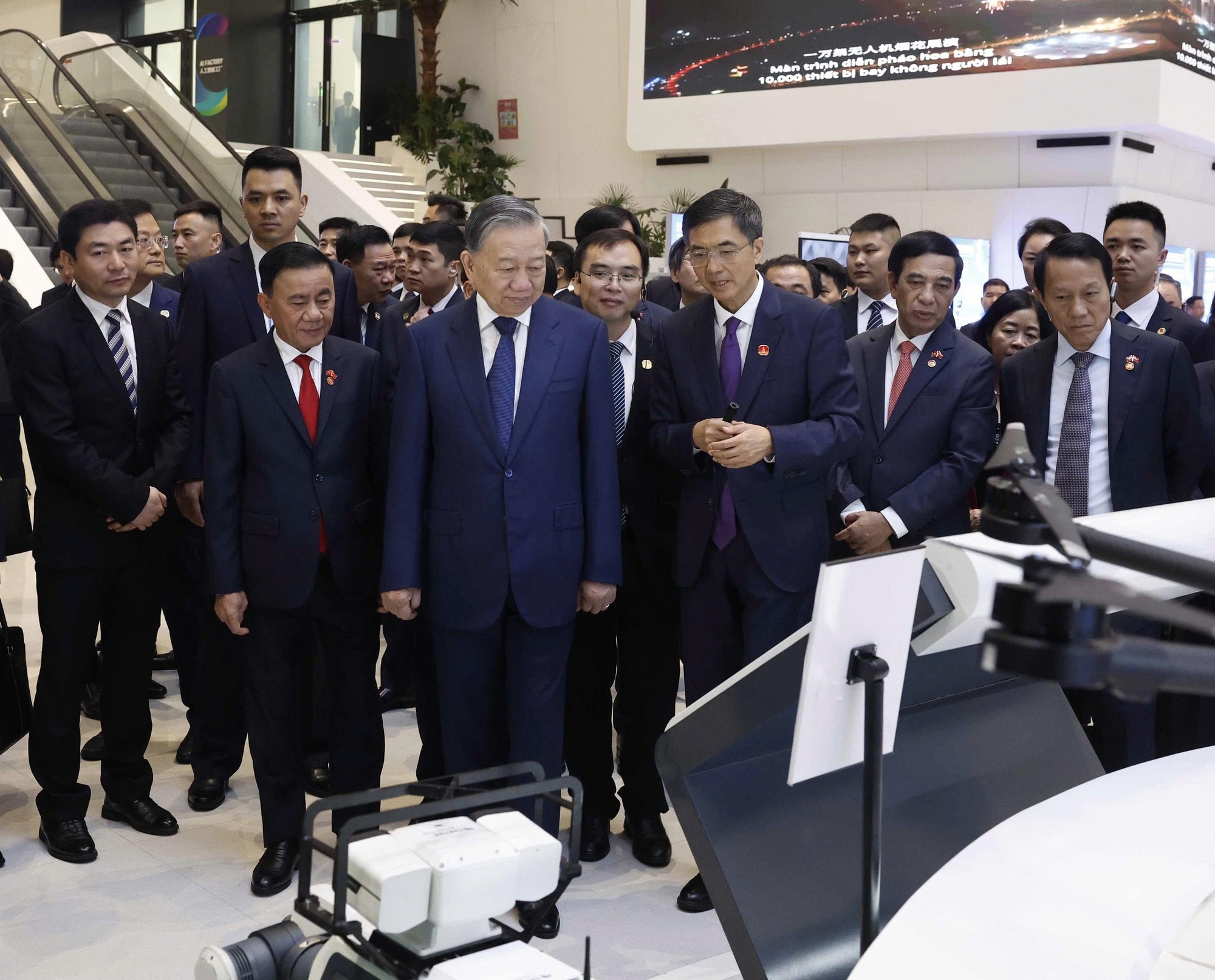 Tăng cường giao lưu nhân dân là cầu nối quan trọng cho quan hệ Việt - Trung - Ảnh 2.