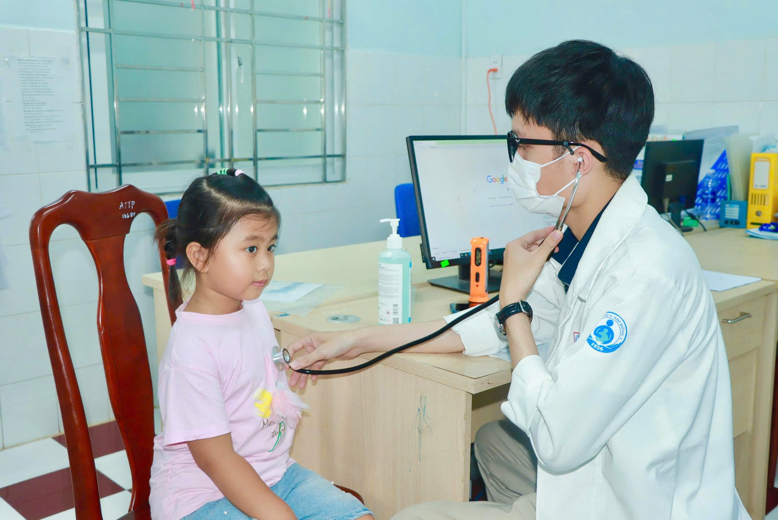 Người d&acirc;n TP.HCM x&uacute;c động khi được kh&aacute;m sức khỏe miễn ph&iacute;: &lsquo;Qu&yacute; gi&aacute; v&ocirc; c&ugrave;ng&rsquo; - Ảnh 8.