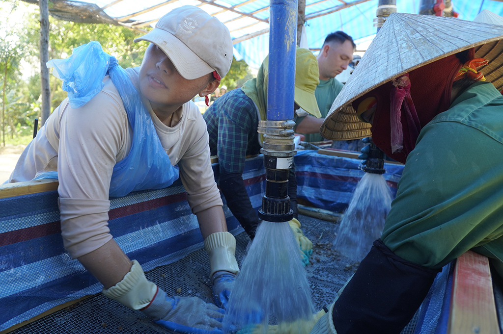 Tìm người từng ở bên kia chiến tuyến: 'Chúng ta sẽ chưa dừng lại!'- Ảnh 8.
