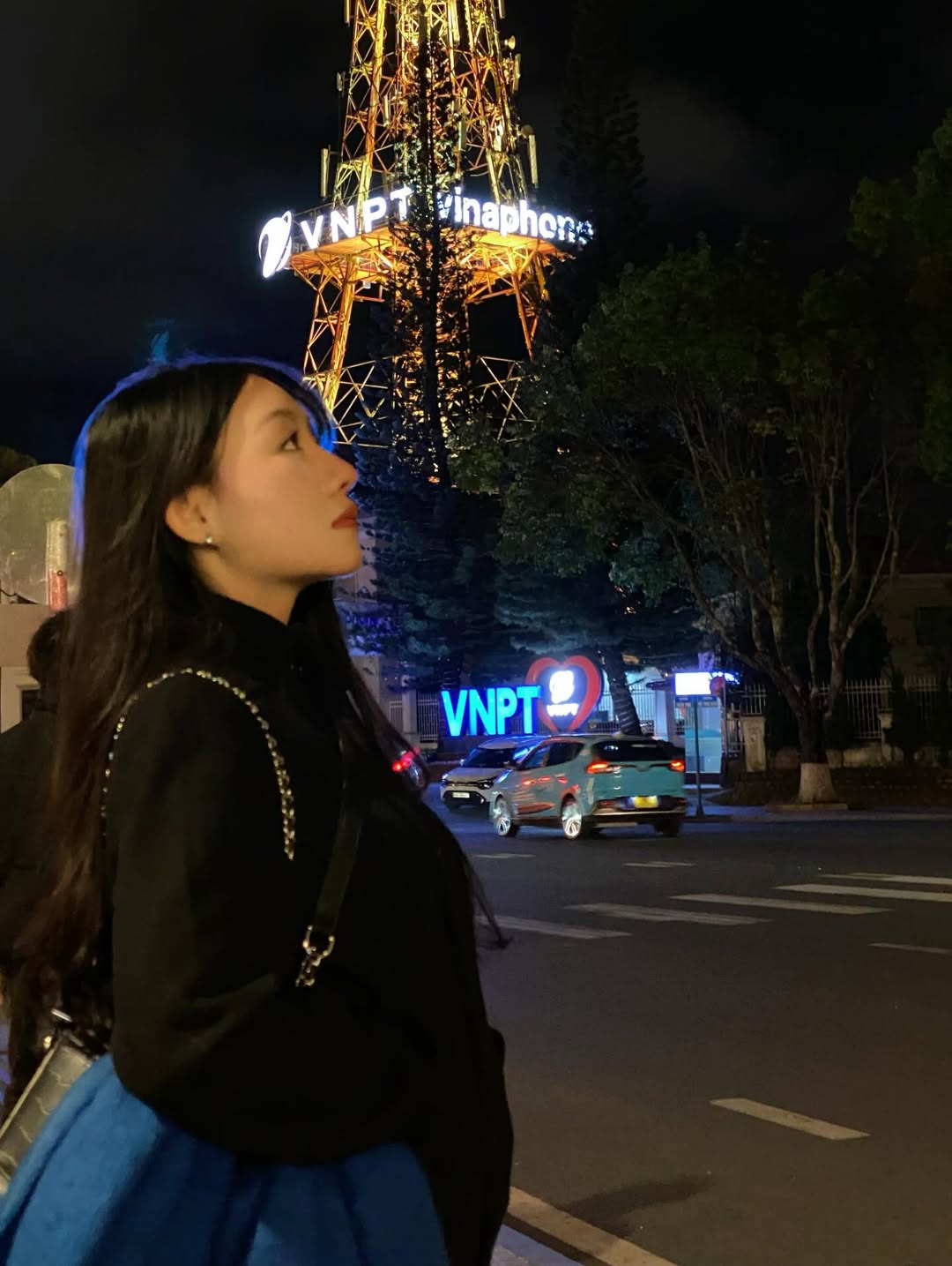 Bạn trẻ rủ nhau &lsquo;săn&rsquo; ảnh &lsquo;th&aacute;p Eiffel&rsquo; giữa l&ograve;ng Đ&agrave; Lạt  - Ảnh 2.