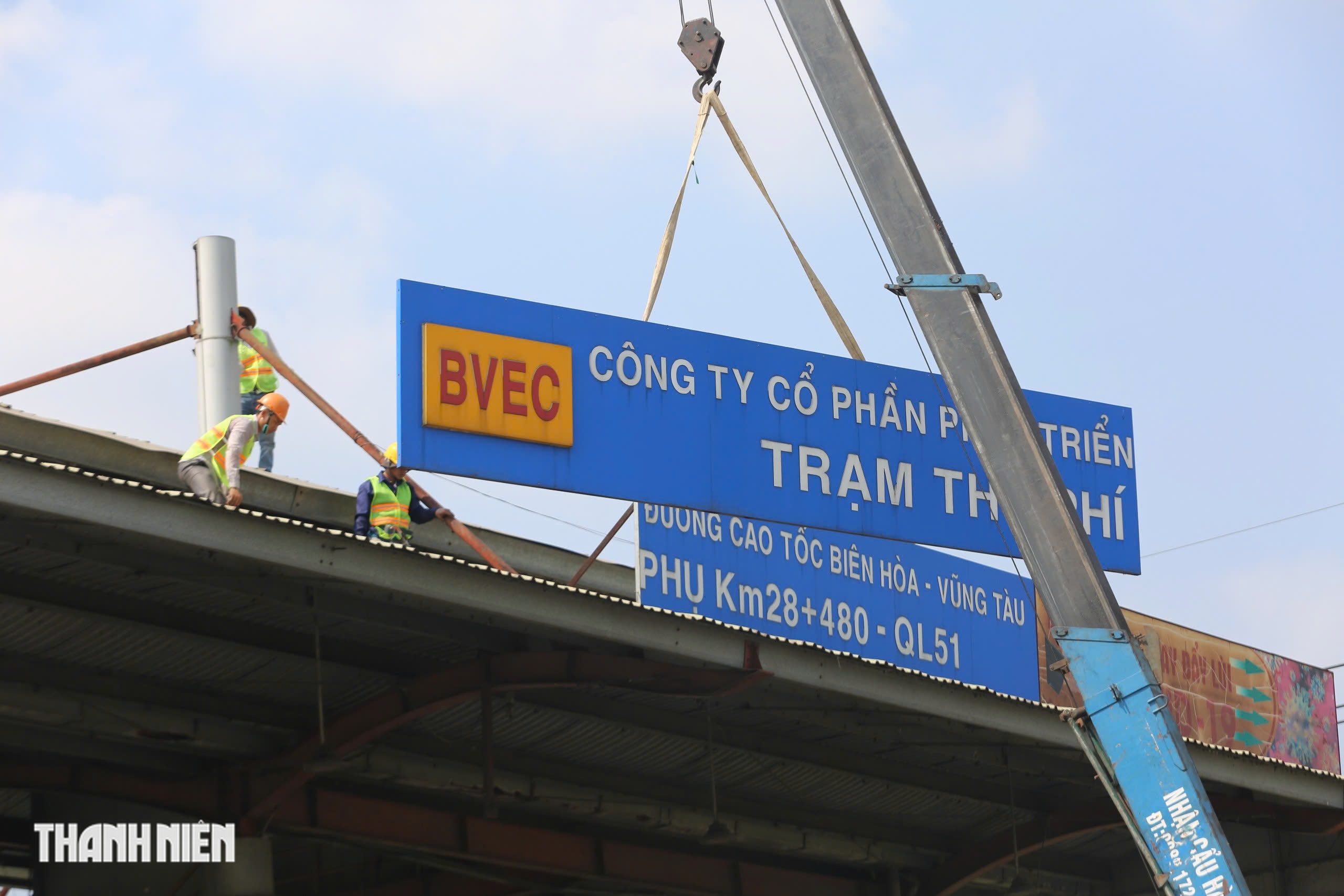 Đồng Nai tháo dỡ trạm thu phí quốc lộ 51 đảm bảo an toàn giao thông - Ảnh 3.