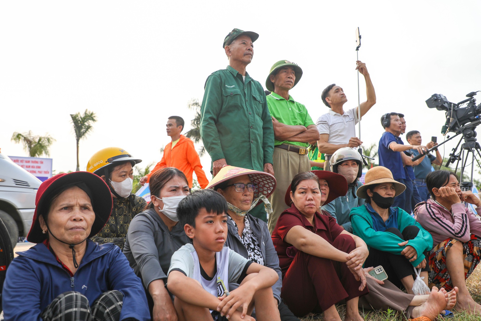 Ấn tượng h&agrave;nh tr&igrave;nh V&igrave; h&ograve;a b&igrave;nh tr&ecirc;n 'đất lửa'- Ảnh 13.