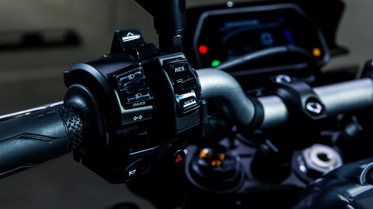 Tính năng Cruise Control trên xe máy hoạt động ra sao, khi nào nên sử dụng? - Ảnh 2.