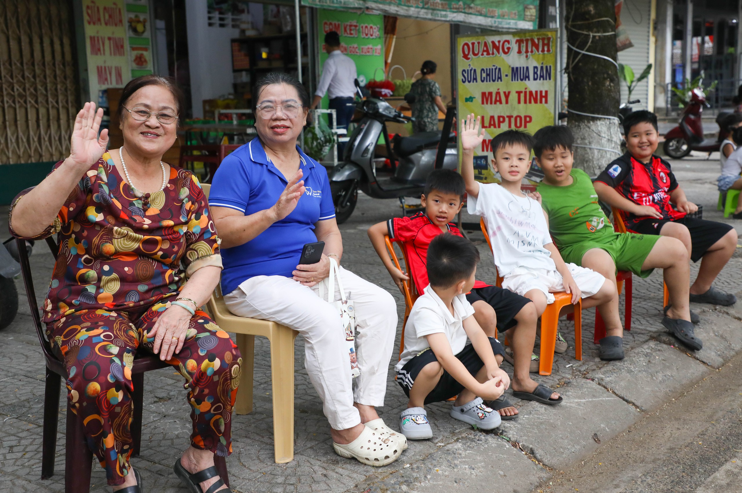 To&agrave;n cảnh Th&agrave;nh cổ Quảng Trị rộn r&agrave;ng nhịp b&aacute;nh xe lan tỏa th&ocirc;ng điệp h&ograve;a b&igrave;nh- Ảnh 10.