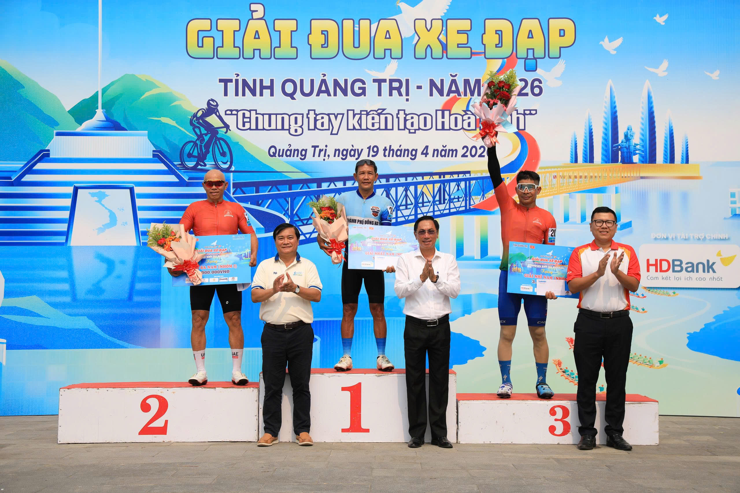 To&agrave;n cảnh Th&agrave;nh cổ Quảng Trị rộn r&agrave;ng nhịp b&aacute;nh xe lan tỏa th&ocirc;ng điệp h&ograve;a b&igrave;nh- Ảnh 22.