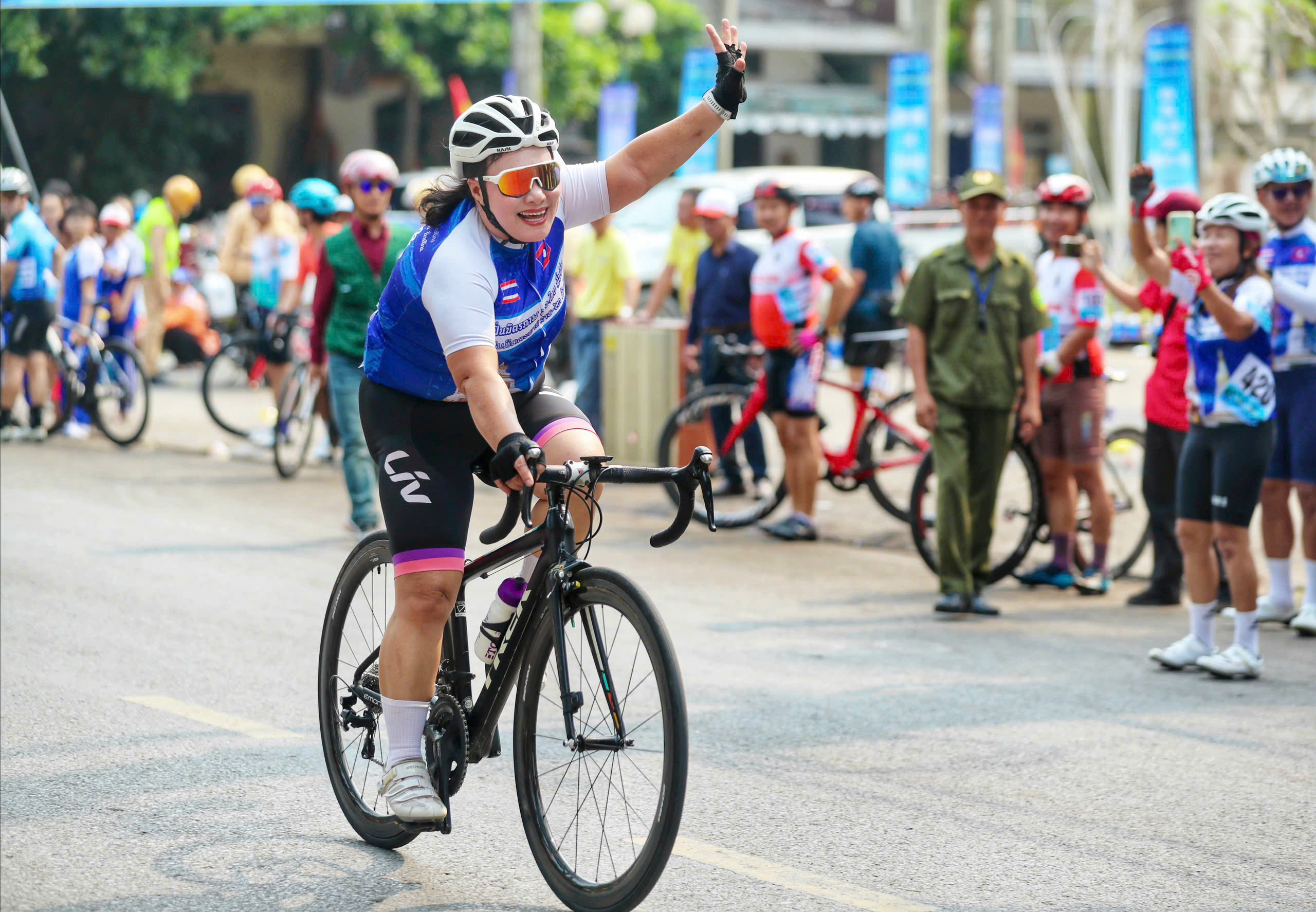 To&agrave;n cảnh Th&agrave;nh cổ Quảng Trị rộn r&agrave;ng nhịp b&aacute;nh xe lan tỏa th&ocirc;ng điệp h&ograve;a b&igrave;nh- Ảnh 19.