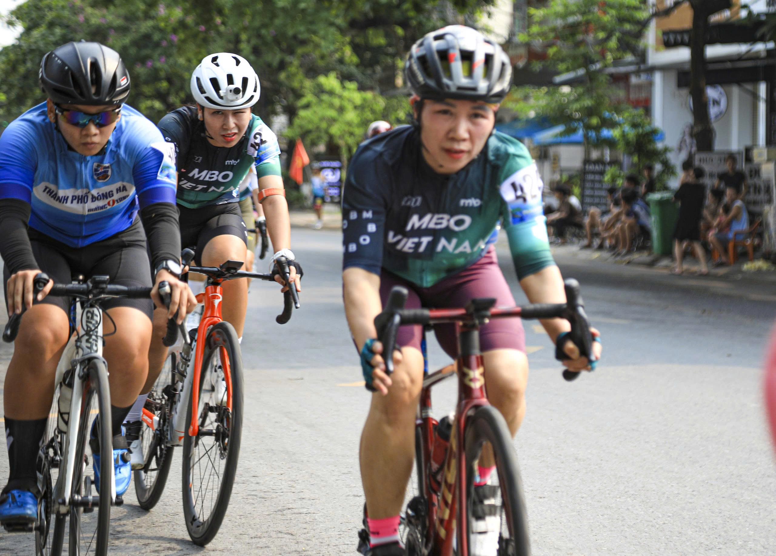 To&agrave;n cảnh Th&agrave;nh cổ Quảng Trị rộn r&agrave;ng nhịp b&aacute;nh xe lan tỏa th&ocirc;ng điệp h&ograve;a b&igrave;nh- Ảnh 17.