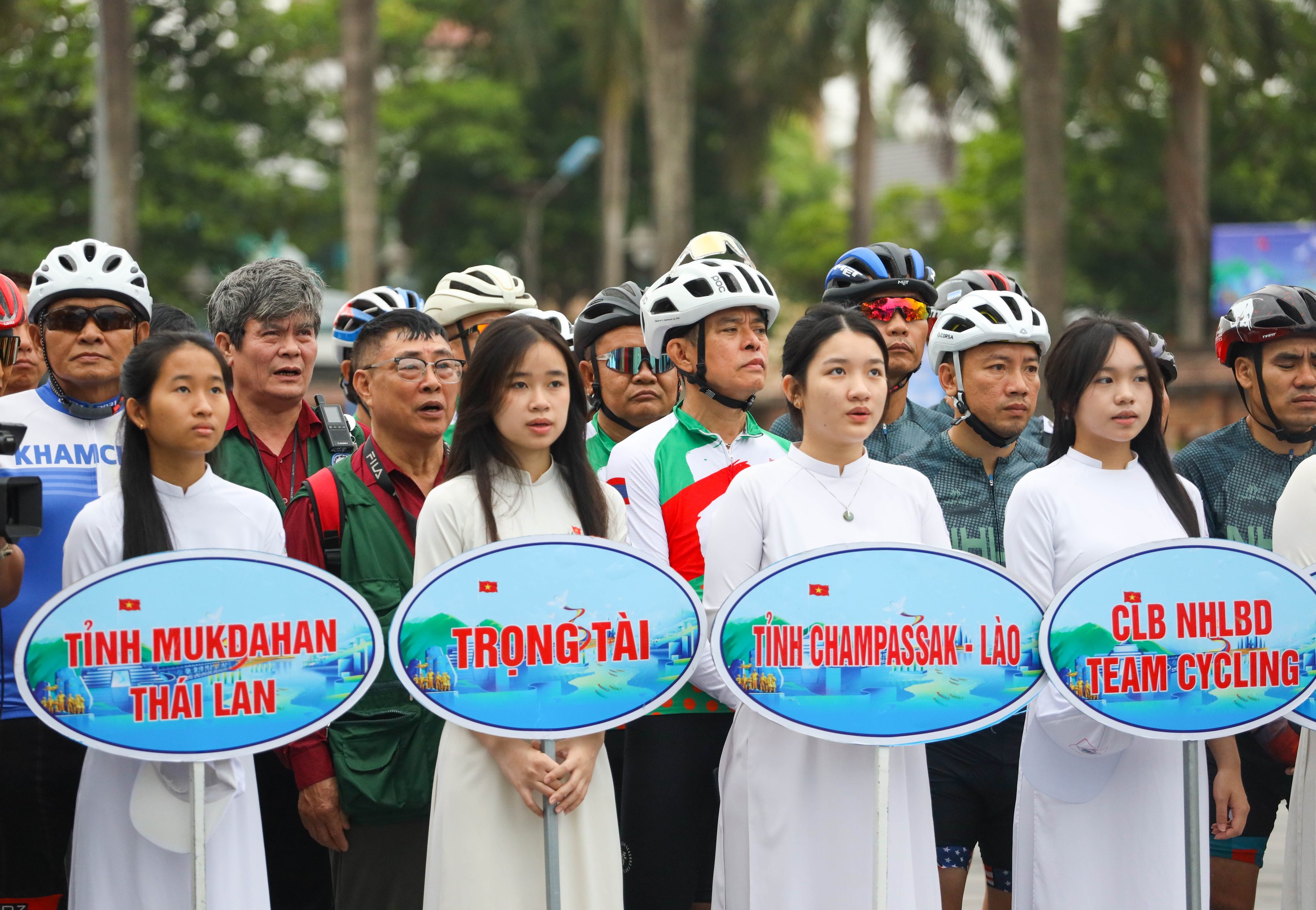 To&agrave;n cảnh Th&agrave;nh cổ Quảng Trị rộn r&agrave;ng nhịp b&aacute;nh xe lan tỏa th&ocirc;ng điệp h&ograve;a b&igrave;nh- Ảnh 2.