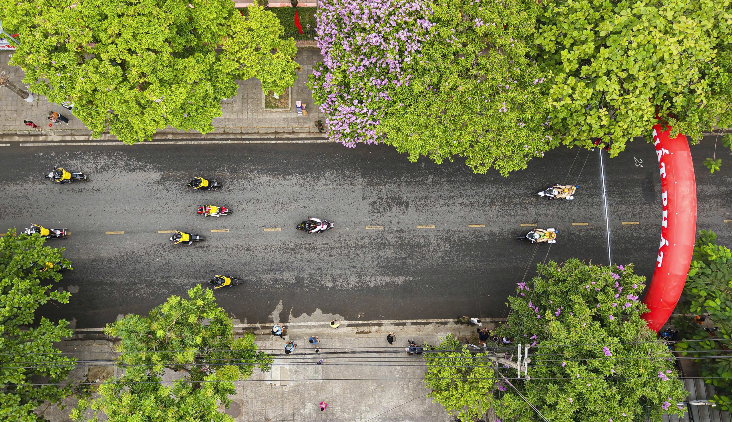 To&agrave;n cảnh Th&agrave;nh cổ Quảng Trị rộn r&agrave;ng nhịp b&aacute;nh xe lan tỏa th&ocirc;ng điệp h&ograve;a b&igrave;nh- Ảnh 7.