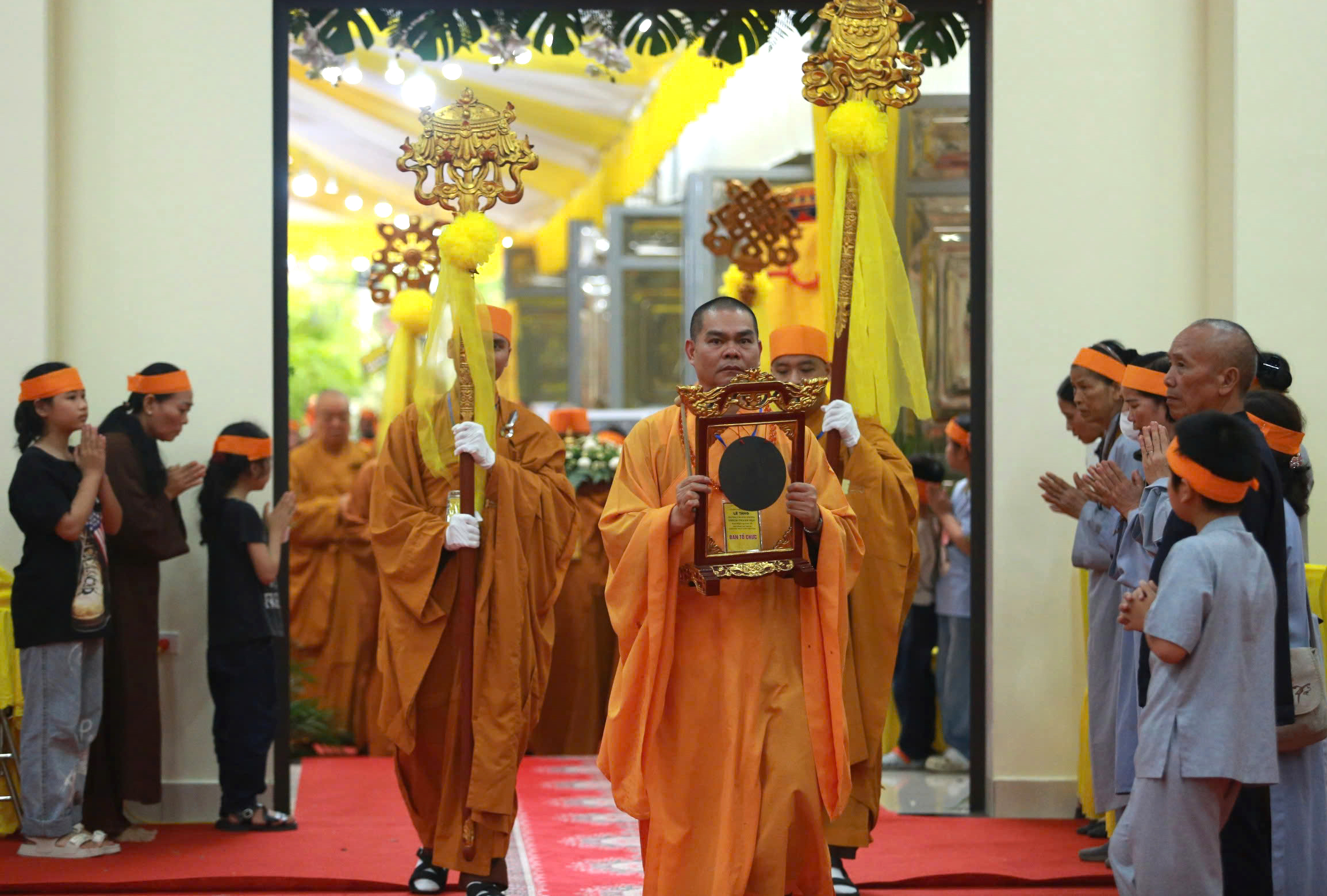 Trang nghi&ecirc;m lễ nhập kim quan Trưởng l&atilde;o h&ograve;a thượng Th&iacute;ch Thanh Dục tại ch&ugrave;a Th&aacute;nh Long- Ảnh 3.