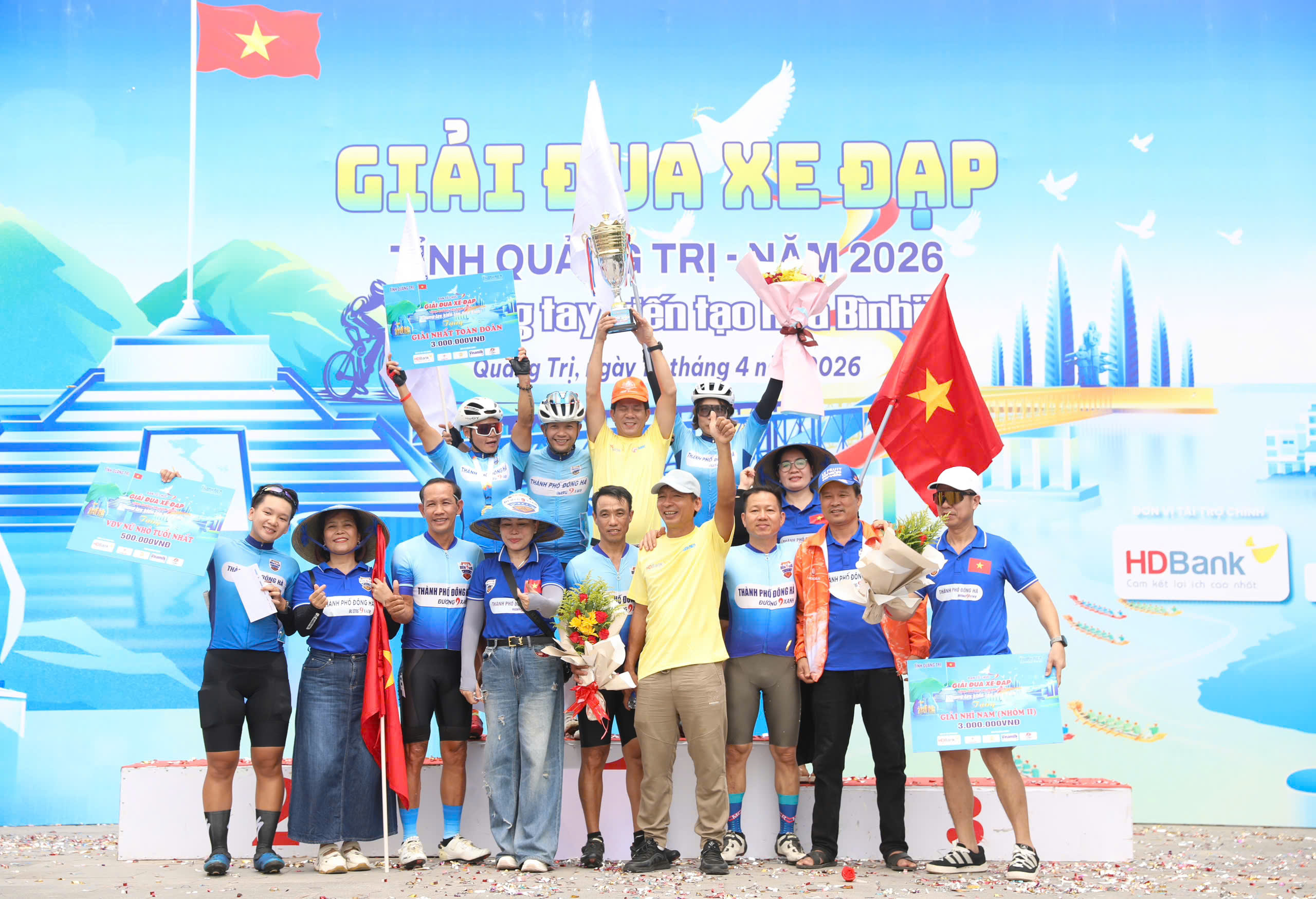 Lộ diện c&aacute;c nh&agrave; v&ocirc; địch sau 4 nội dung thi đấu đua xe đạp- Ảnh 1.