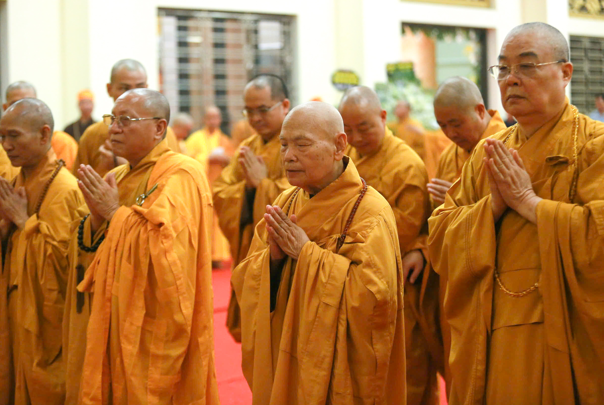 Trang nghi&ecirc;m lễ nhập kim quan Trưởng l&atilde;o h&ograve;a thượng Th&iacute;ch Thanh Dục tại ch&ugrave;a Th&aacute;nh Long- Ảnh 2.