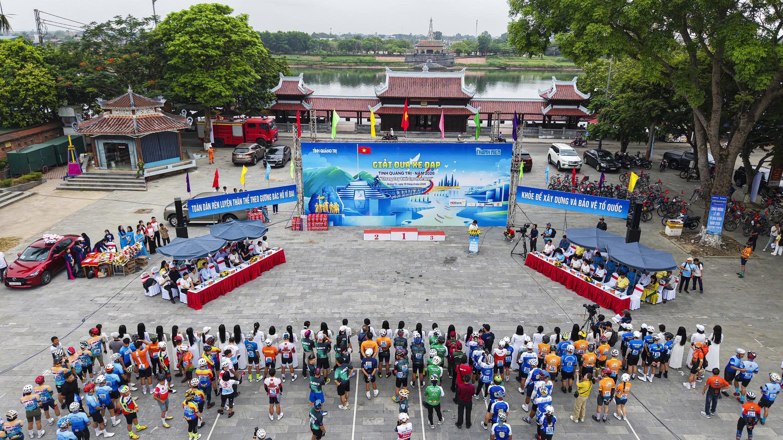 Hơn 260 cua rơ tranh t&agrave;i tại Th&agrave;nh cổ Quảng Trị, lan tỏa th&ocirc;ng điệp h&ograve;a b&igrave;nh- Ảnh 2.