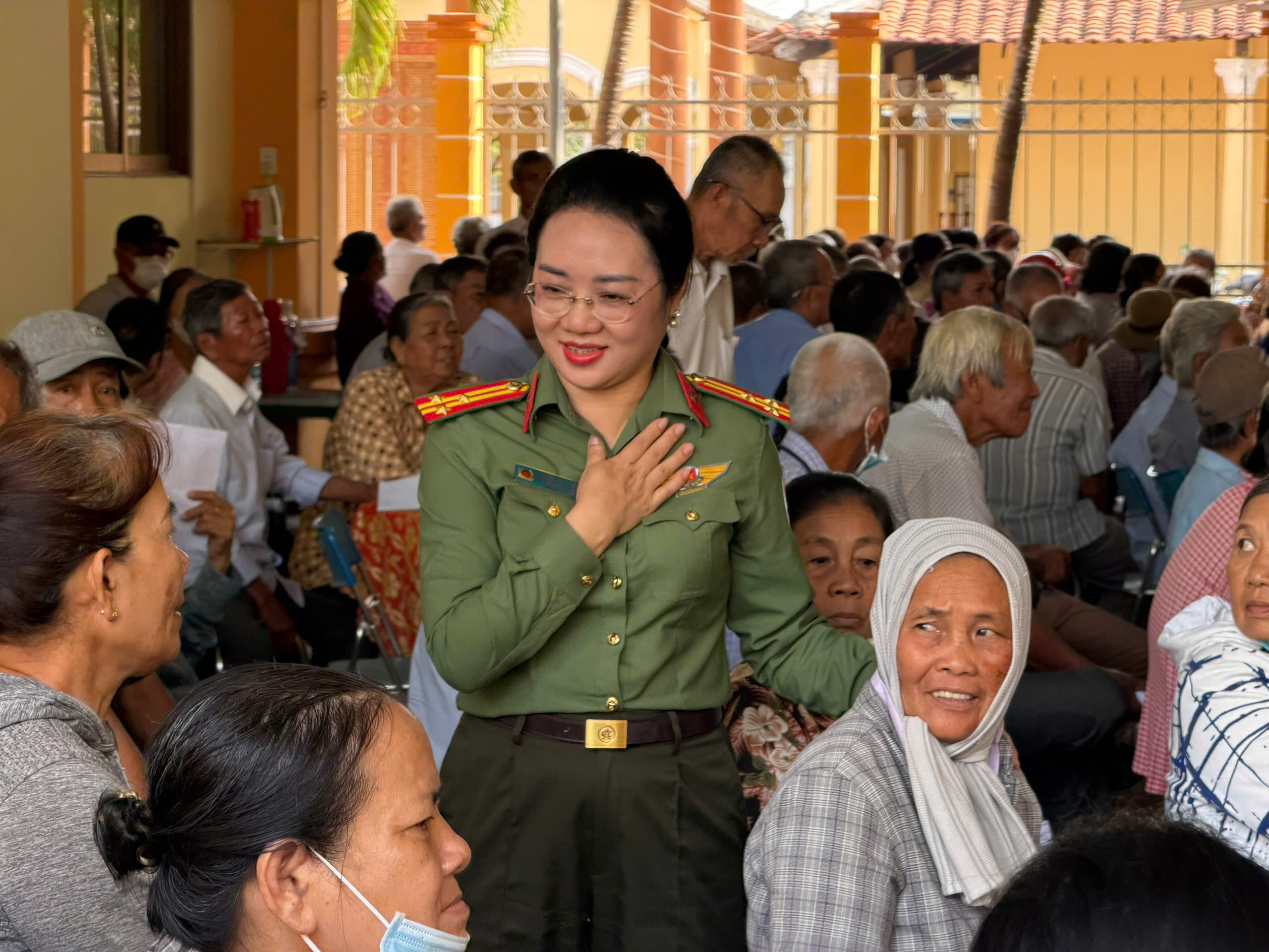 Công an Tân Sơn Nhất hỗ trợ xây nhà cho bảo vệ an ninh cơ sở - Ảnh 8.