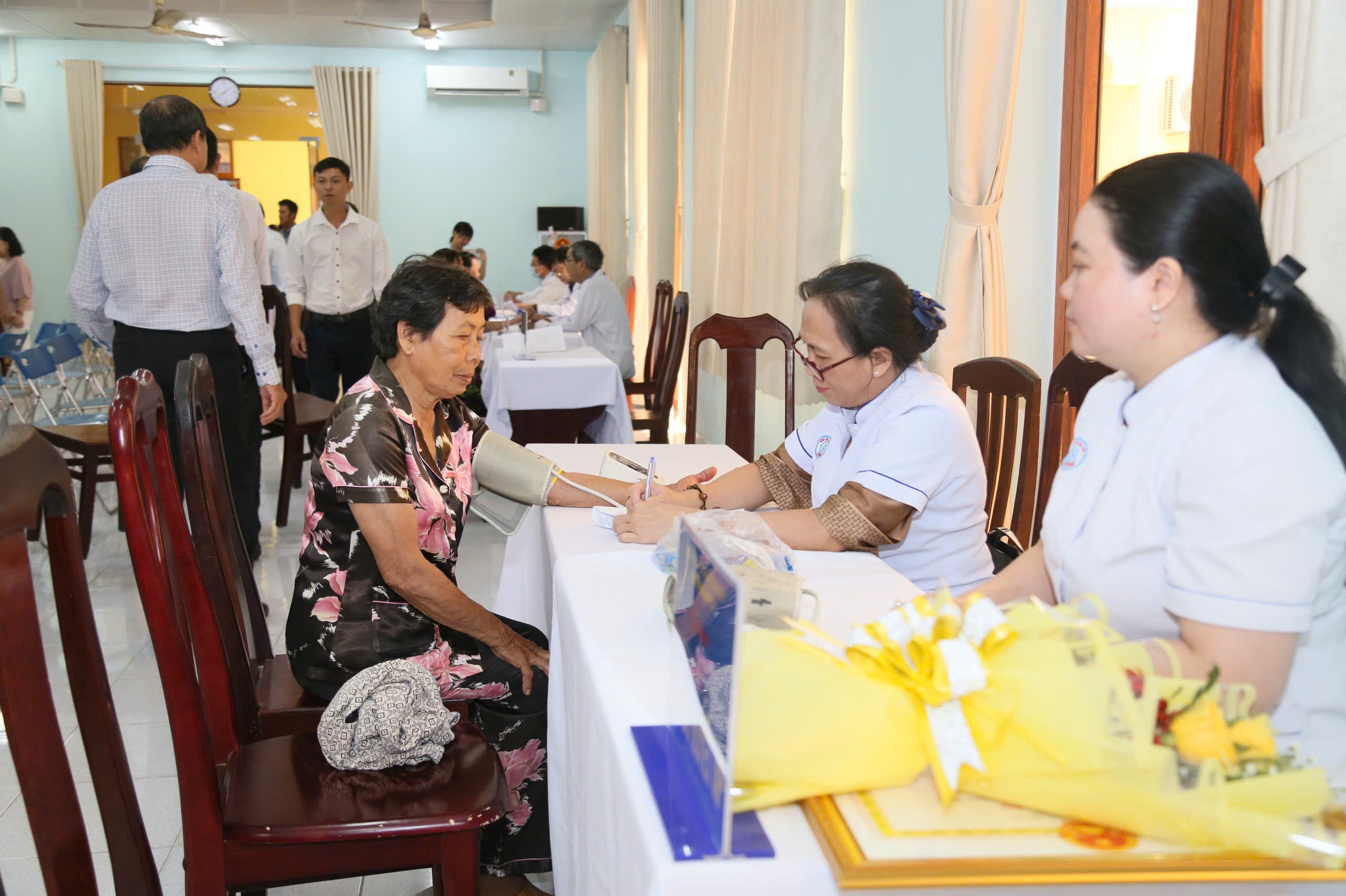 Công an Tân Sơn Nhất hỗ trợ xây nhà cho bảo vệ an ninh cơ sở - Ảnh 2.