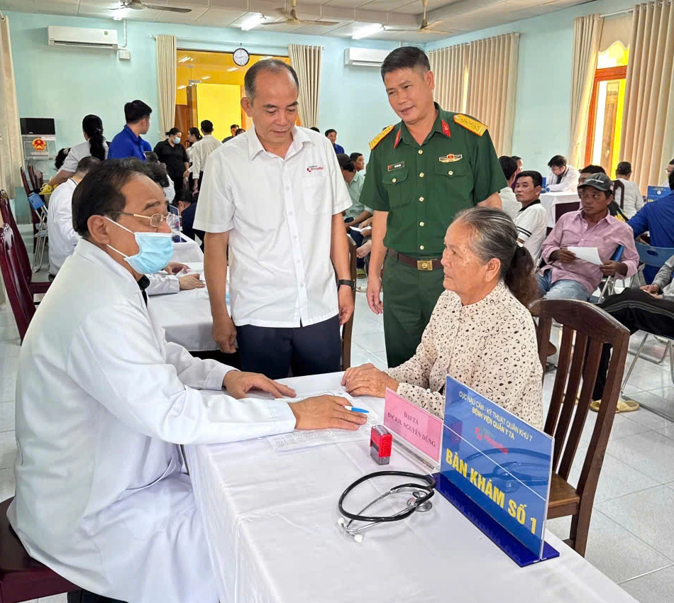 Công an Tân Sơn Nhất hỗ trợ xây nhà cho bảo vệ an ninh cơ sở - Ảnh 3.