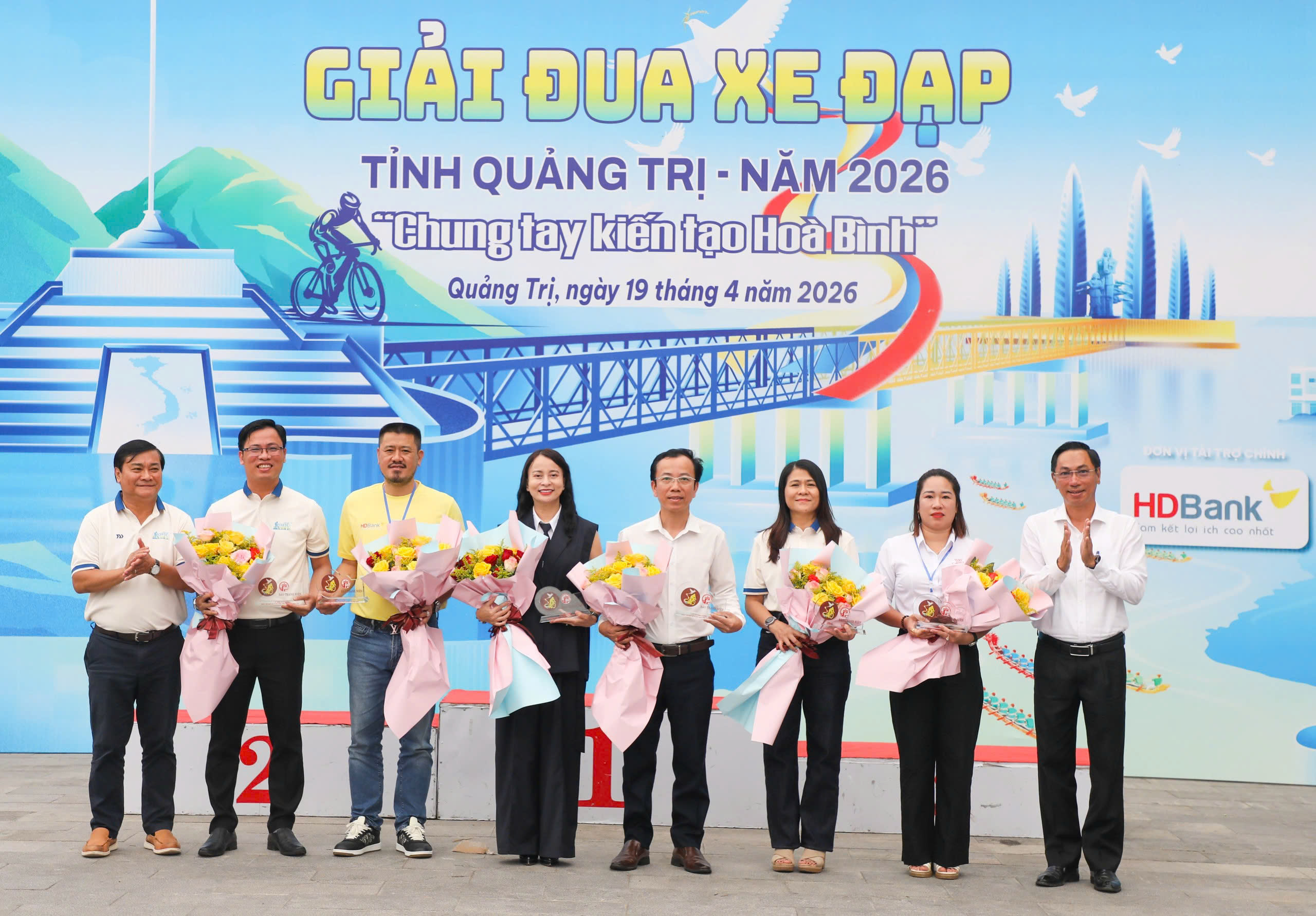 Hơn 260 cua rơ tranh t&agrave;i tại Th&agrave;nh cổ Quảng Trị, lan tỏa th&ocirc;ng điệp h&ograve;a b&igrave;nh- Ảnh 3.