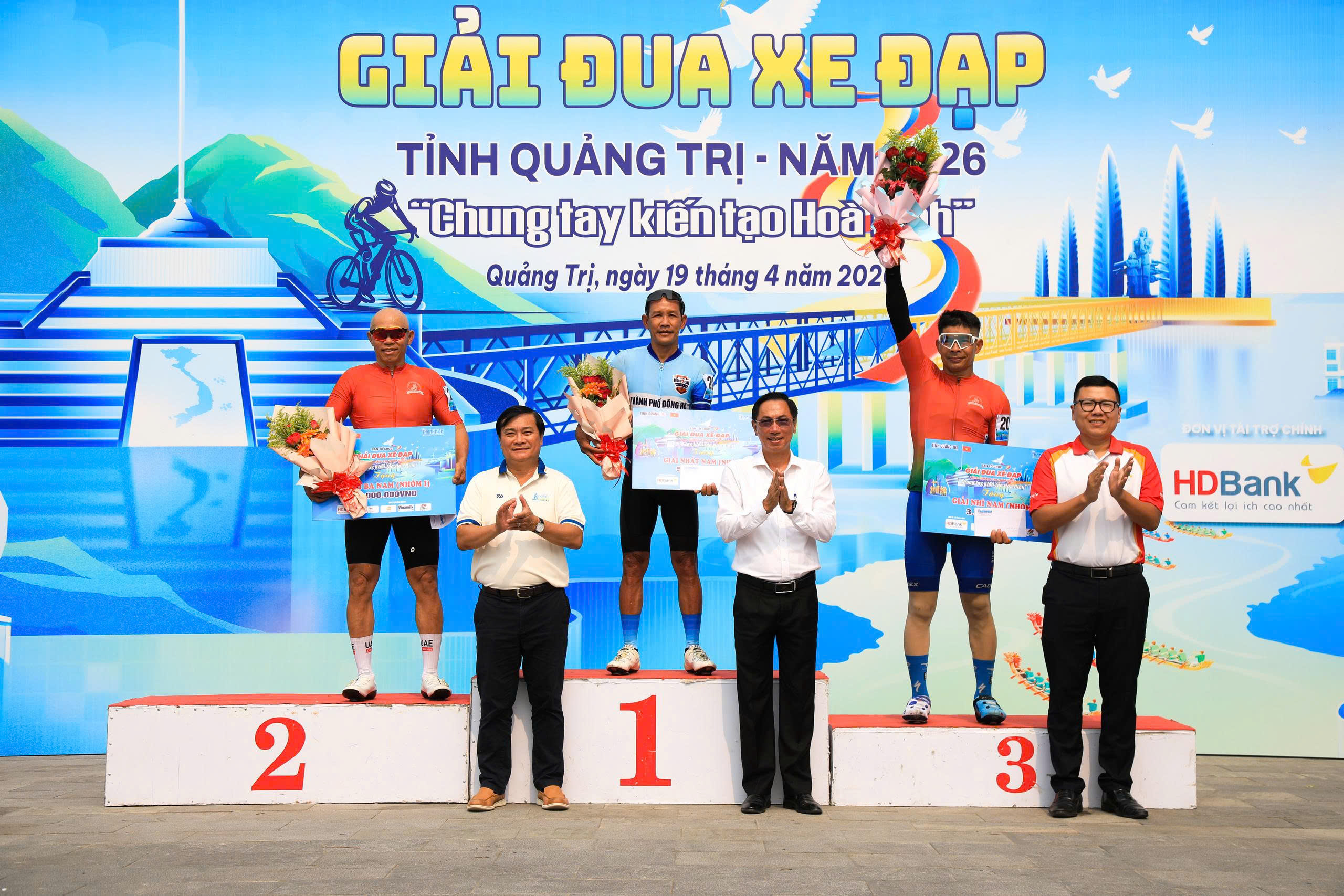 Gay cấn những v&ograve;ng đua quanh Th&agrave;nh cổ Quảng Trị- Ảnh 1.