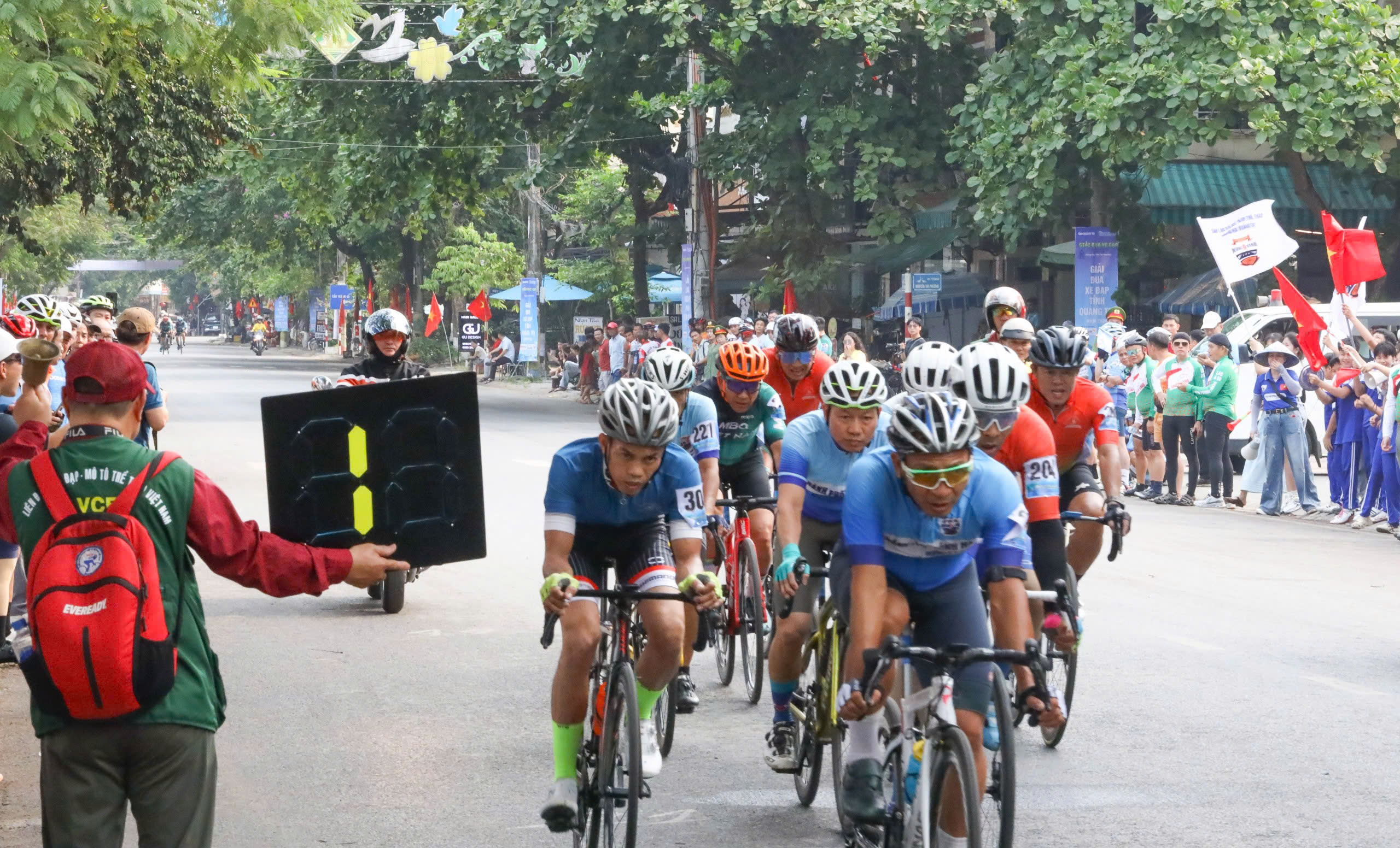 Gay cấn những v&ograve;ng đua quanh Th&agrave;nh cổ Quảng Trị- Ảnh 2.