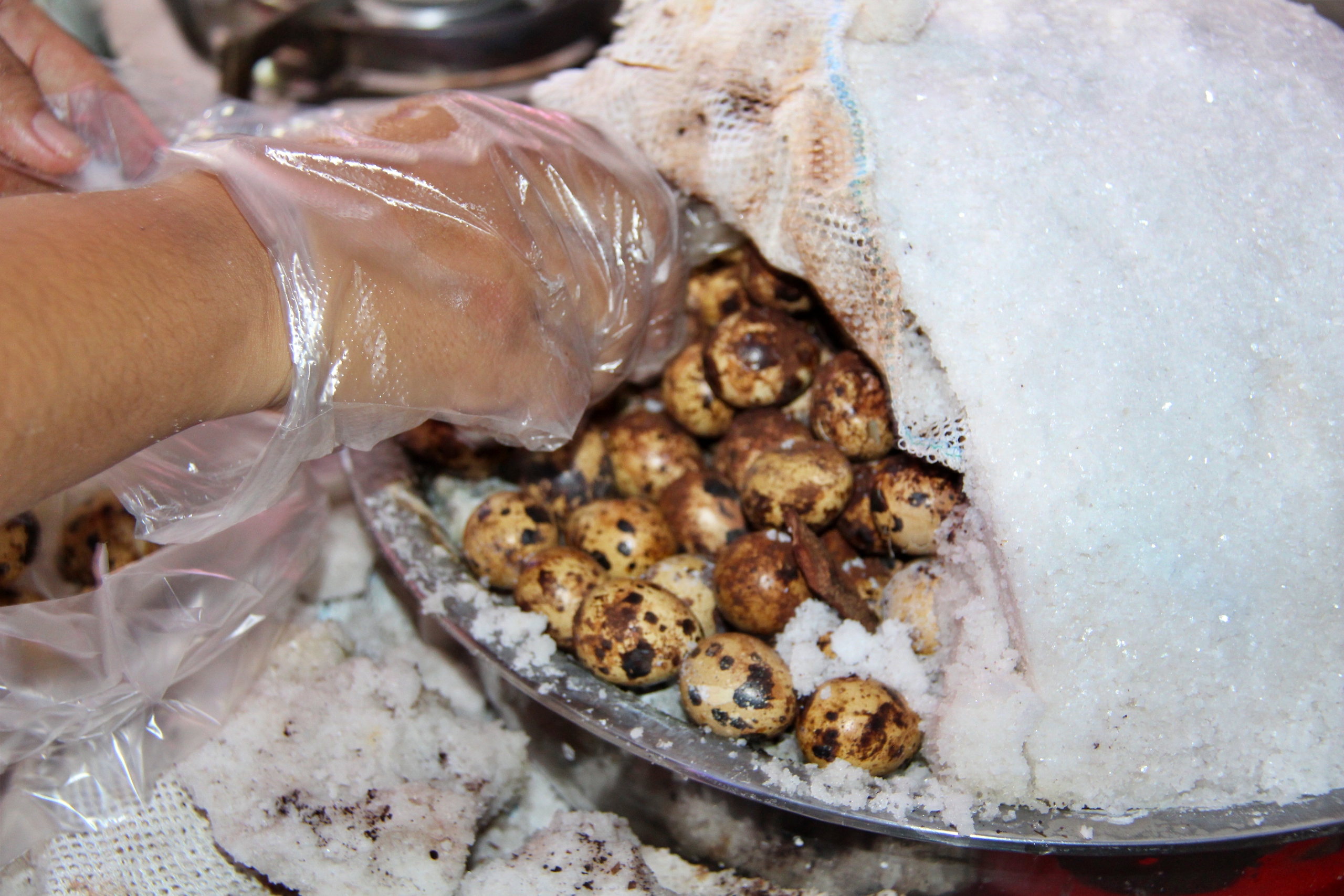 Bí quyết thành công với trứng cút ủ muối: Từ 300 lên 1.500 Quả mỗi ngày - Ảnh 2.