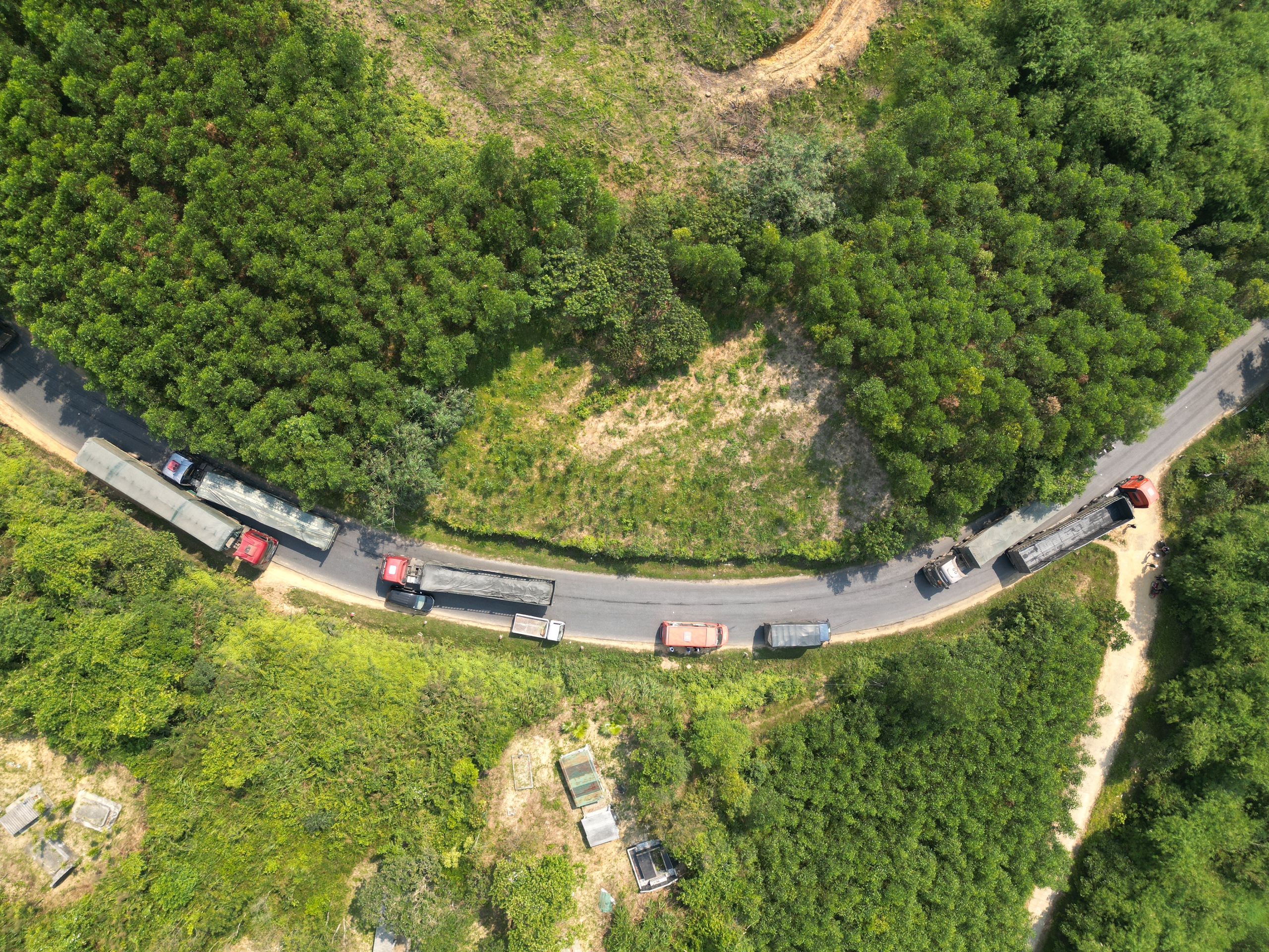 Nỗi lo xe đầu k&eacute;o tr&ecirc;n quốc lộ 49 Huế: Th&iacute; điểm cấm xe v&agrave;o ban ng&agrave;y- Ảnh 2.