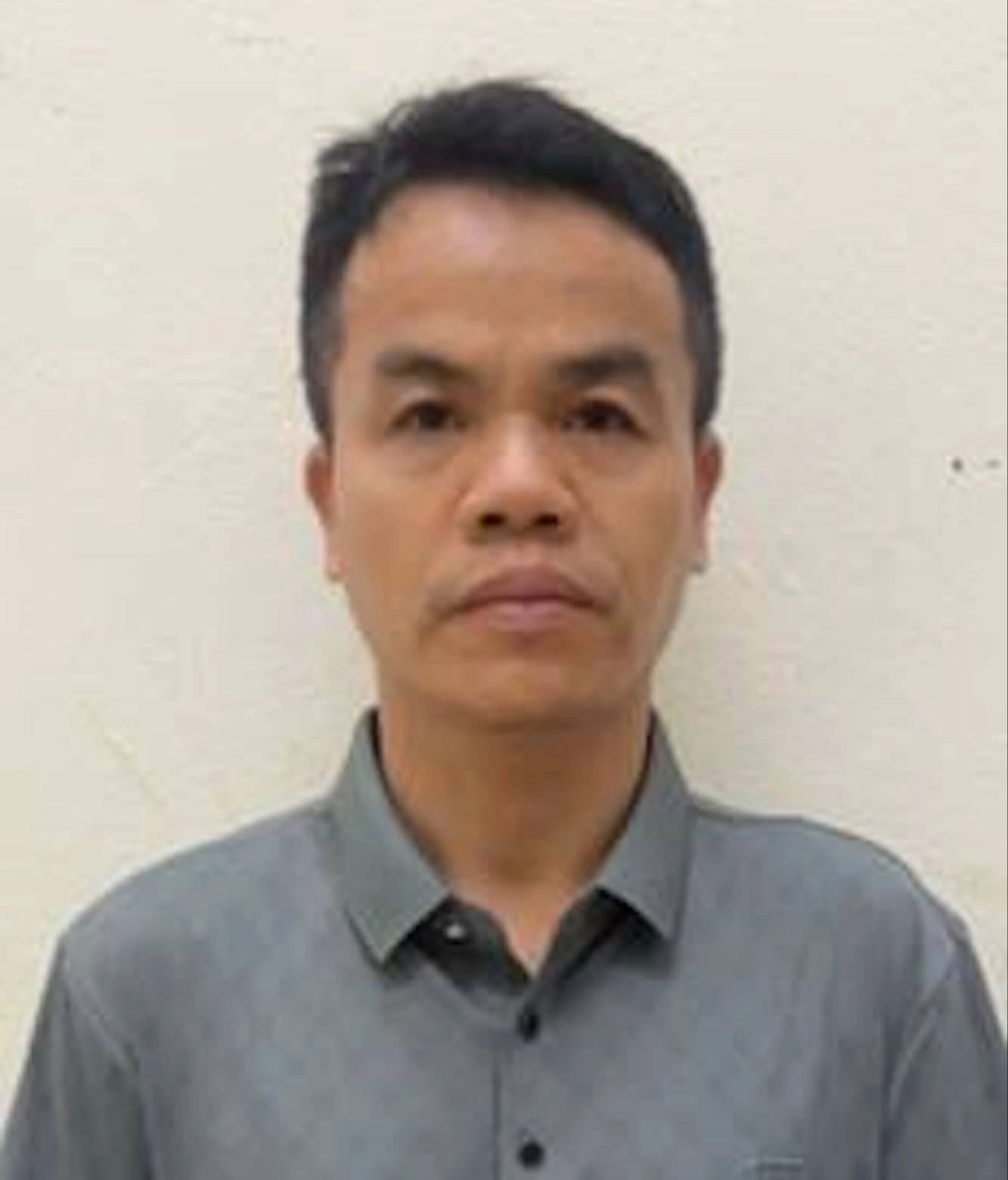 Xe đầu kéo lật đè bẹp xe con và xe máy, 2 phụ nữ tử vong- Ảnh 1.