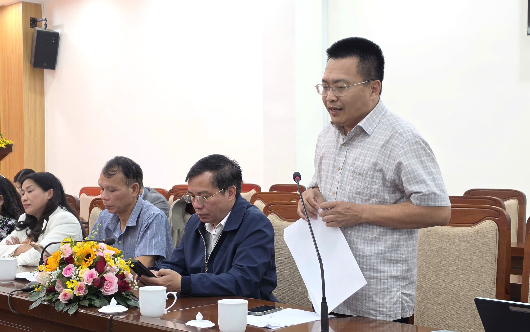 - Ảnh 2. - Ảnh 2.