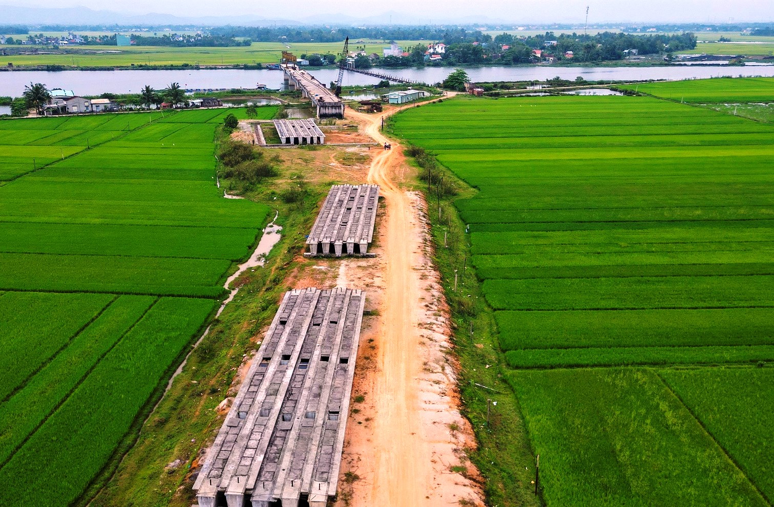 Đ&agrave; Nẵng: Cận cảnh cầu 220 tỉ bắc qua s&ocirc;ng Trường Giang treo gần cả thập ni&ecirc;n - Ảnh 24.