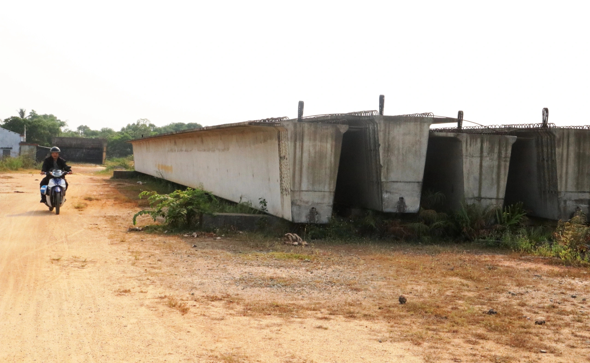 Đ&agrave; Nẵng: Cận cảnh cầu 220 tỉ bắc qua s&ocirc;ng Trường Giang treo gần cả thập ni&ecirc;n - Ảnh 23.