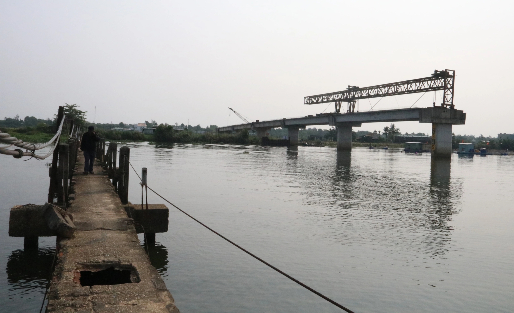 Đ&agrave; Nẵng: Cận cảnh cầu 220 tỉ bắc qua s&ocirc;ng Trường Giang treo gần cả thập ni&ecirc;n - Ảnh 22.