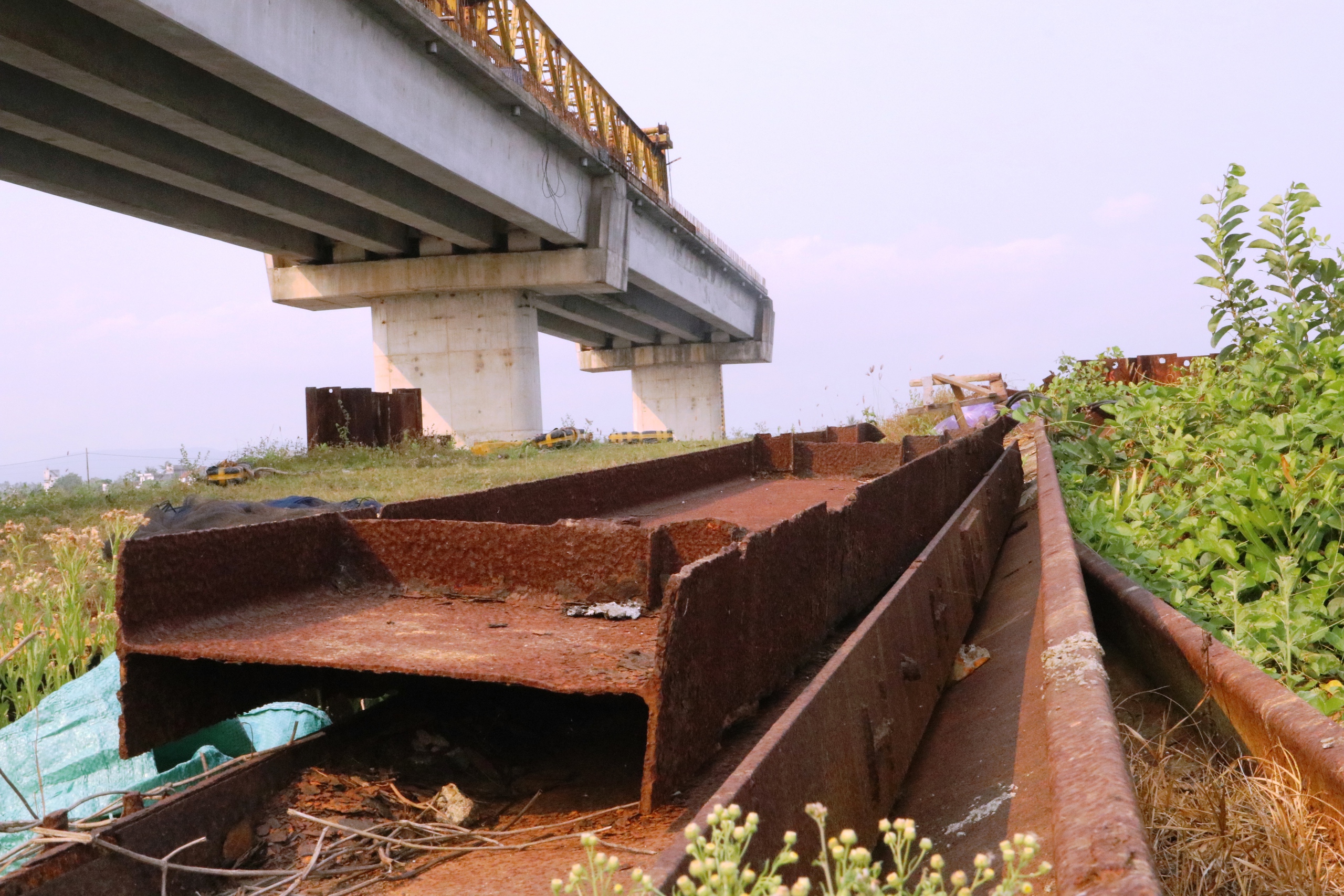 Đ&agrave; Nẵng: Cận cảnh cầu 220 tỉ bắc qua s&ocirc;ng Trường Giang treo gần cả thập ni&ecirc;n - Ảnh 5.