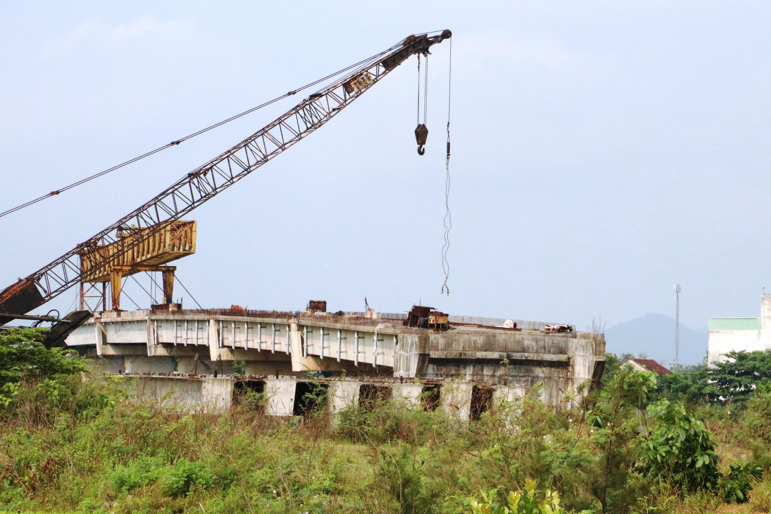 Đ&agrave; Nẵng: Cận cảnh cầu 220 tỉ bắc qua s&ocirc;ng Trường Giang treo gần cả thập ni&ecirc;n - Ảnh 12.