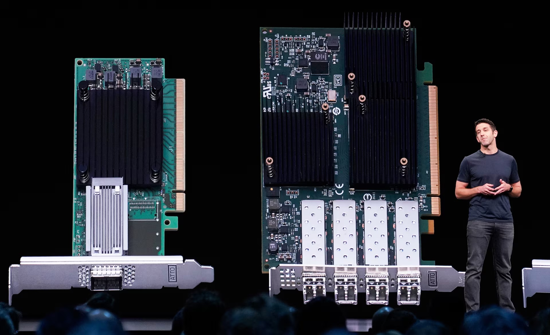 Apple thay CEO Tim Cook bằng người l&agrave;m sản phẩm - Ảnh 1.