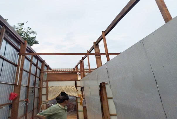 Gi&ocirc;ng lốc bất ngờ g&acirc;y thiệt hại nặng nề ở Đồng Th&aacute;p v&agrave;o năm 2026 - Ảnh 1.