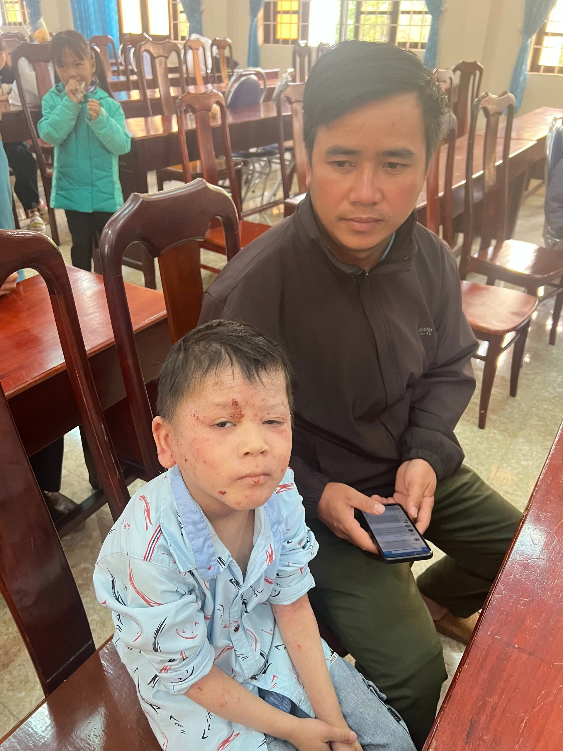 Xin gi&uacute;p ch&aacute;u b&eacute; mắc bệnh hiếm đang gi&agrave;nh giật sự sống- Ảnh 3.