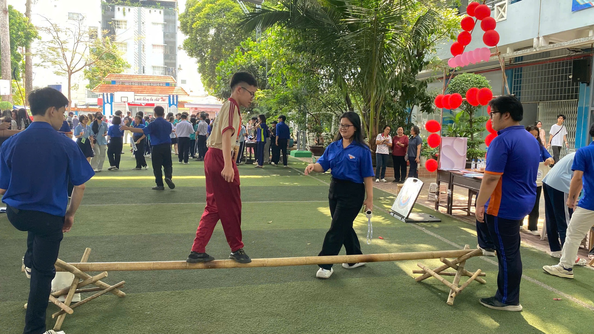 Xu hướng thi lớp 10 của giới trẻ TP.HCM và lý do không chọn học nghề - Ảnh 2.