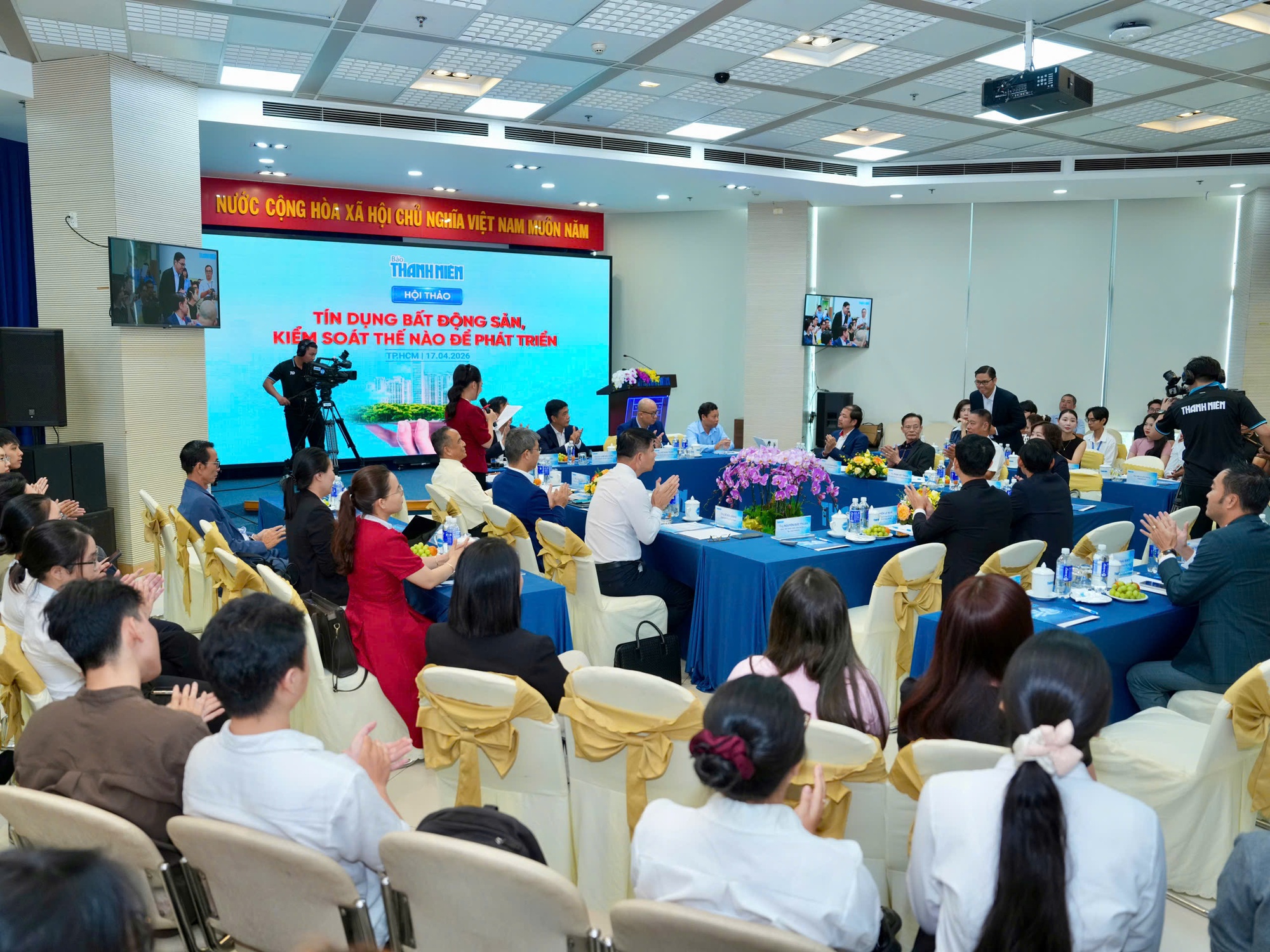 S&aacute;ng kiến hỗ trợ l&atilde;i suất của Vinhomes l&agrave; c&uacute; ph&aacute; khung k&iacute;ch hoạt thị trường- Ảnh 2.