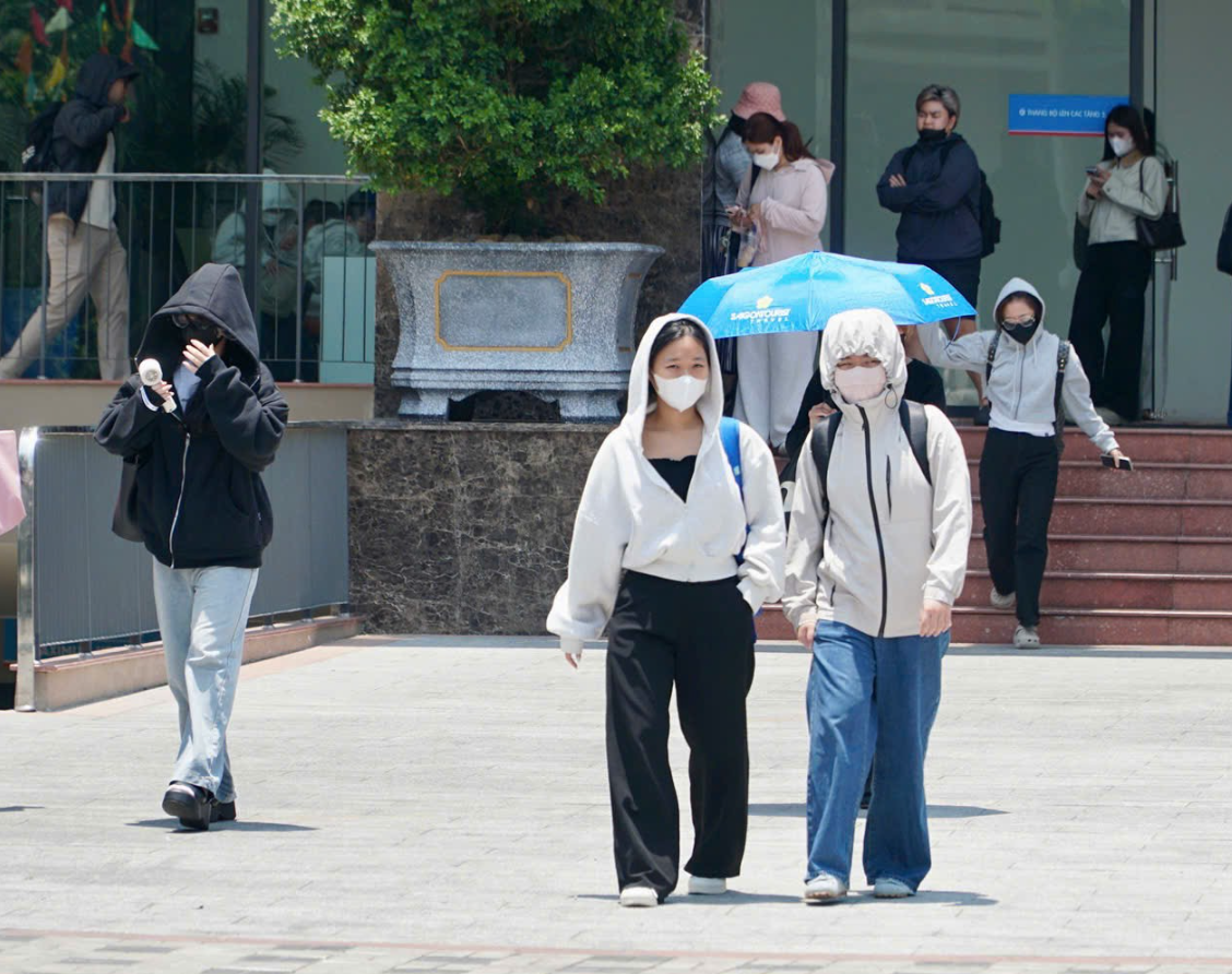 Nắng nóng gay gắt quay lại - Ảnh 1.